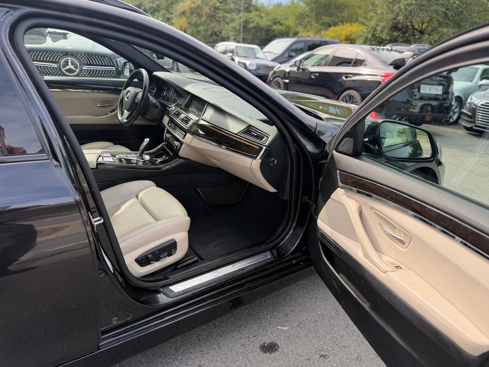 BMW 525d Touring xDrive Luxury Line Steptronic-image-10