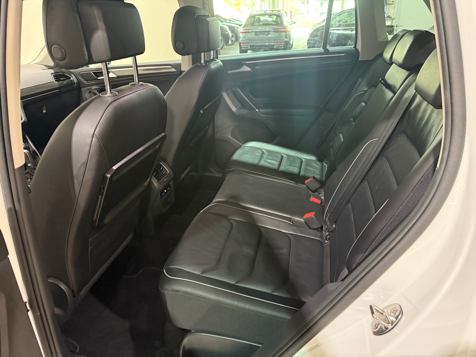 VW Tiguan 2.0 TDI SCR Comfortline 4Motion DSG-image-15