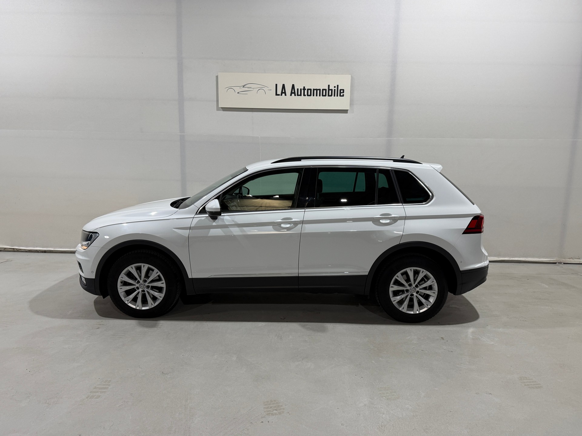 VW Tiguan 2.0 TDI SCR Comfortline 4Motion DSG-image-2
