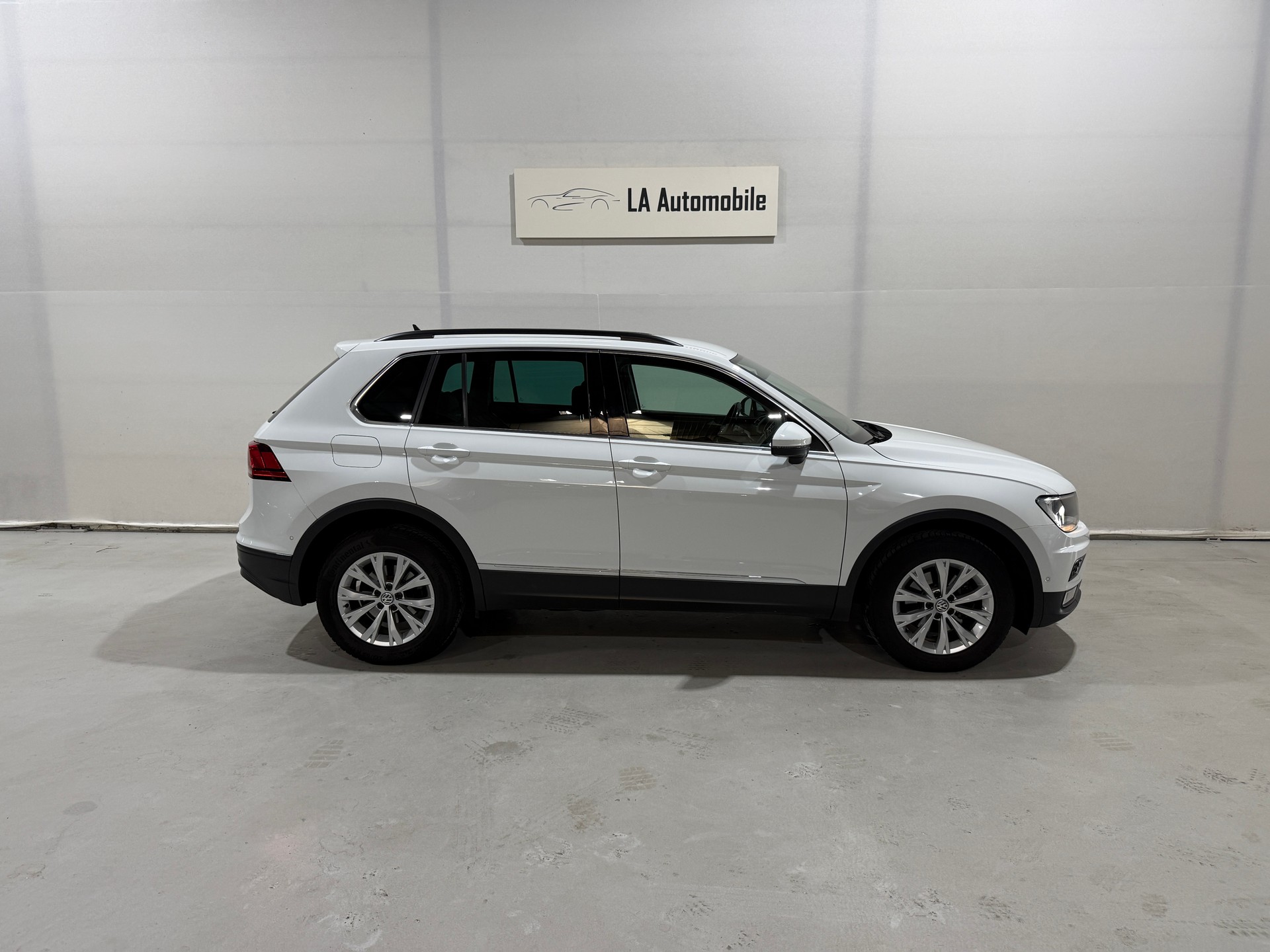 VW Tiguan 2.0 TDI SCR Comfortline 4Motion DSG-image-6