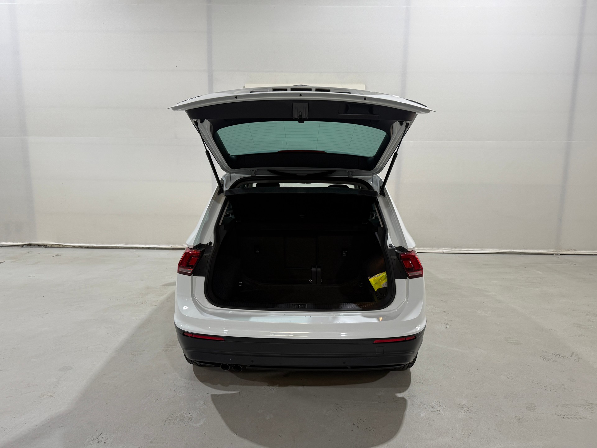 VW Tiguan 2.0 TDI SCR Comfortline 4Motion DSG-image-10
