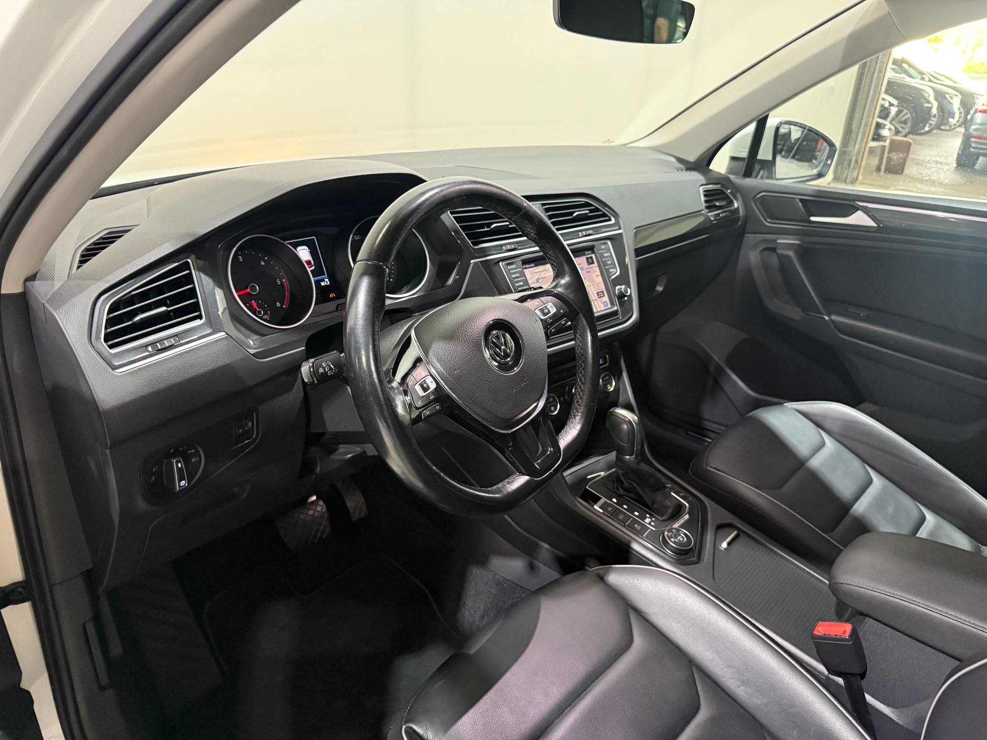 VW Tiguan 2.0 TDI SCR Comfortline 4Motion DSG-image-11