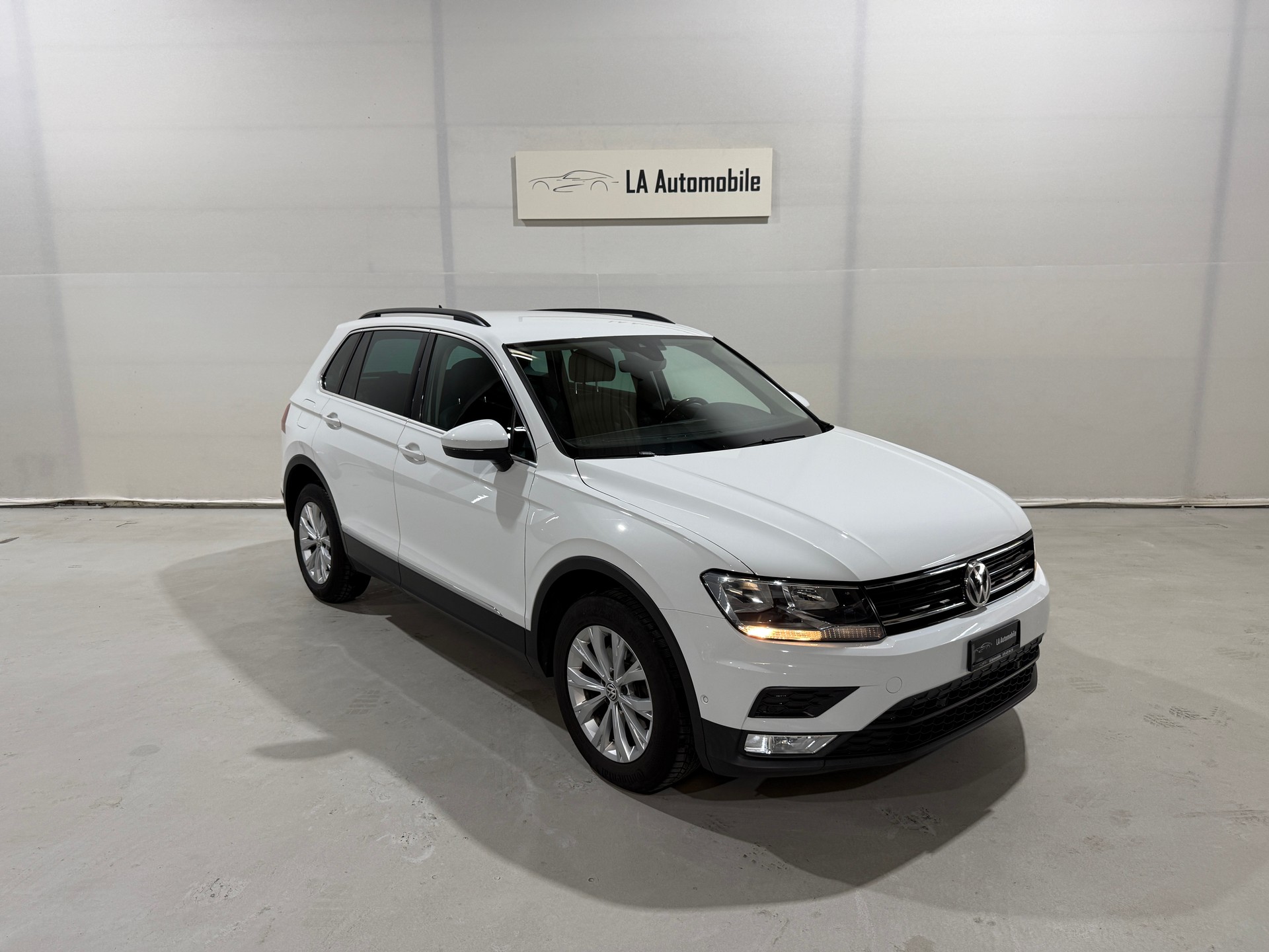 VW Tiguan 2.0 TDI SCR Comfortline 4Motion DSG-image-4