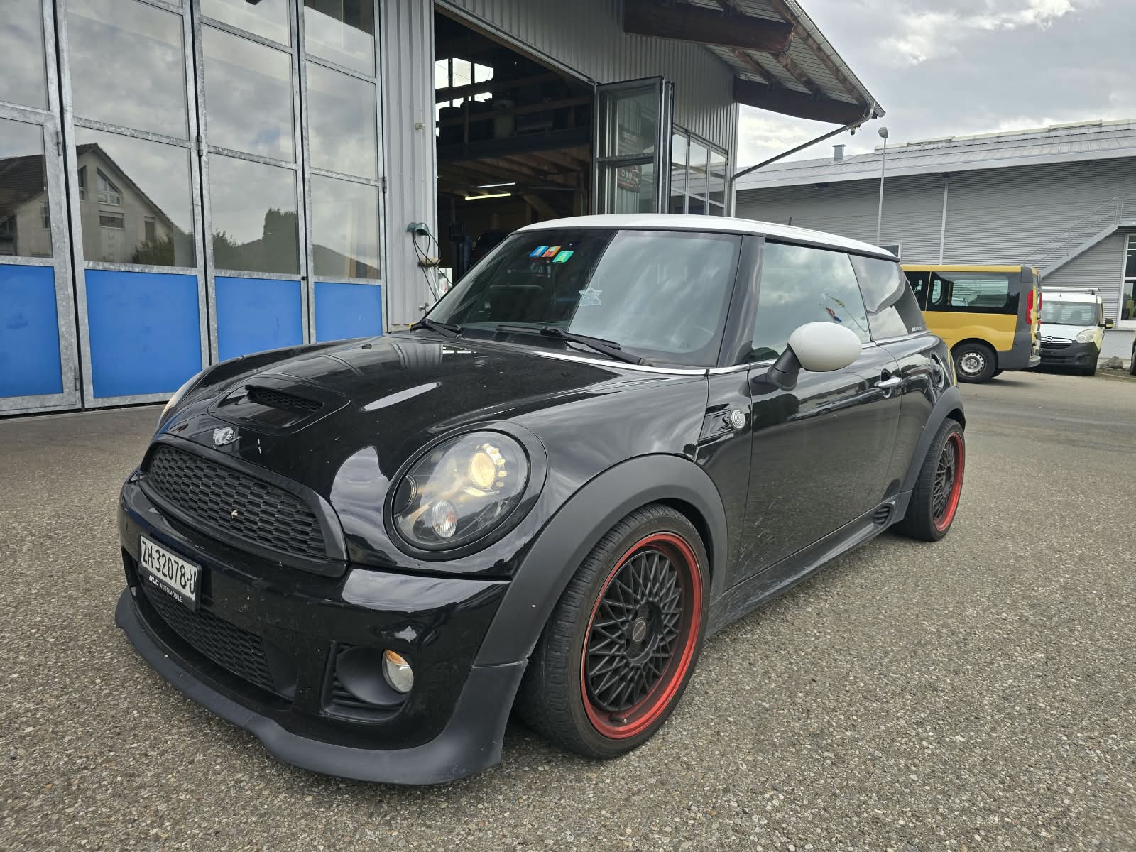 MINI Cooper S-image-1
