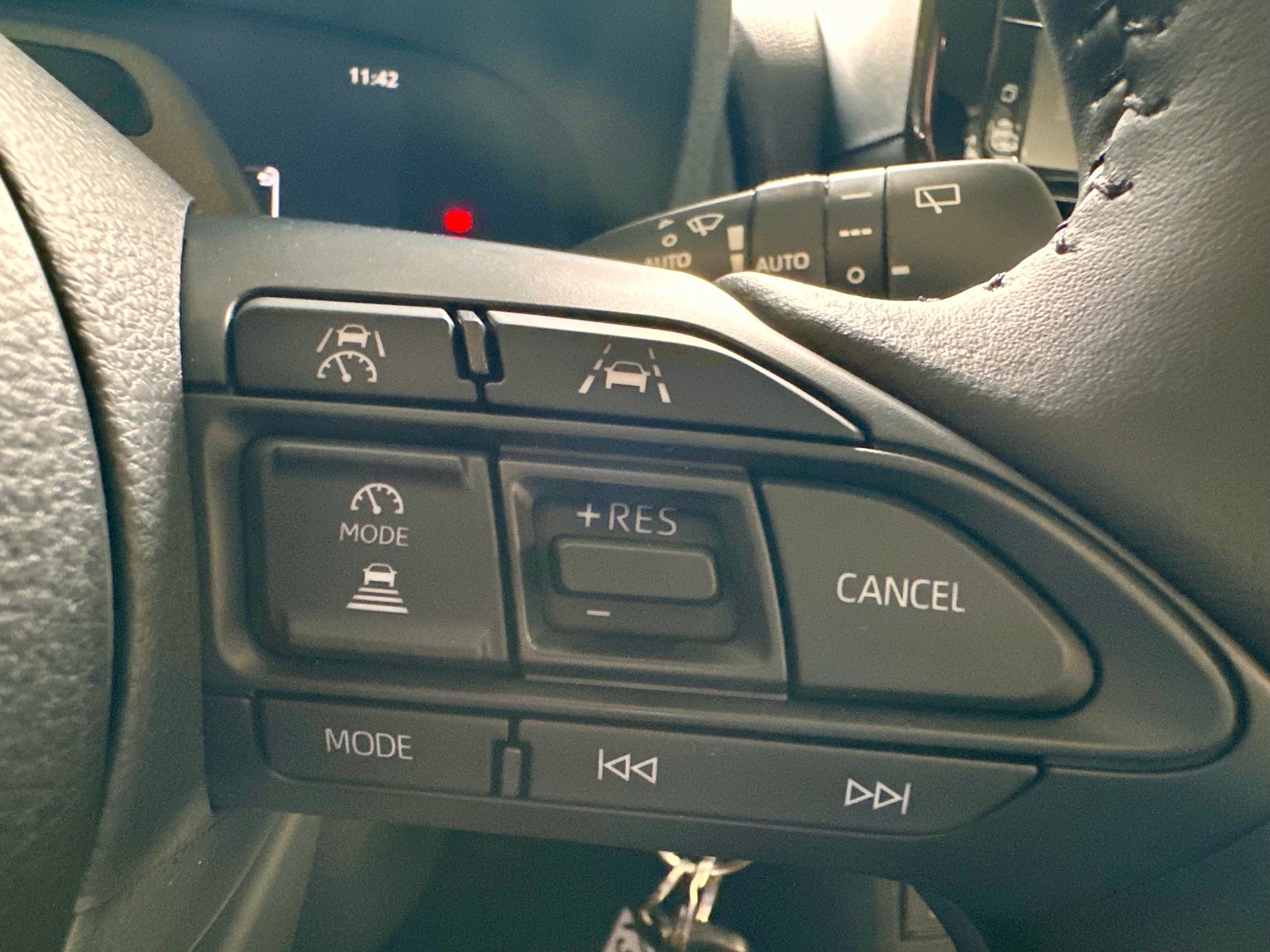 TOYOTA Yaris Cross 1.5 Comfort e-CVT-image-18