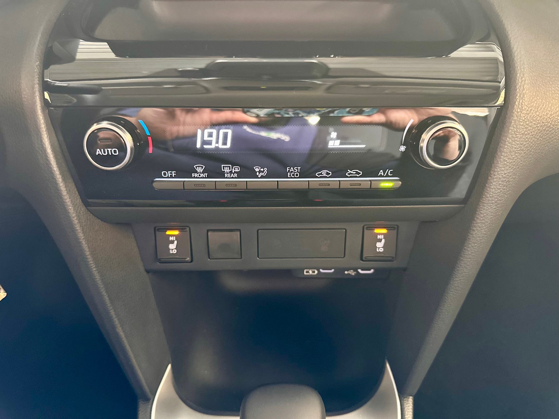 TOYOTA Yaris Cross 1.5 Comfort e-CVT-image-17
