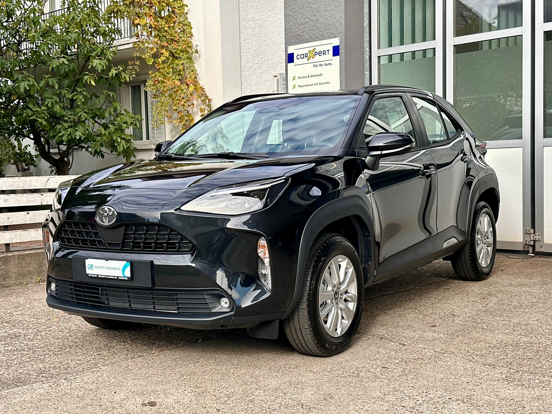 TOYOTA Yaris Cross 1.5 Comfort e-CVT-image-2