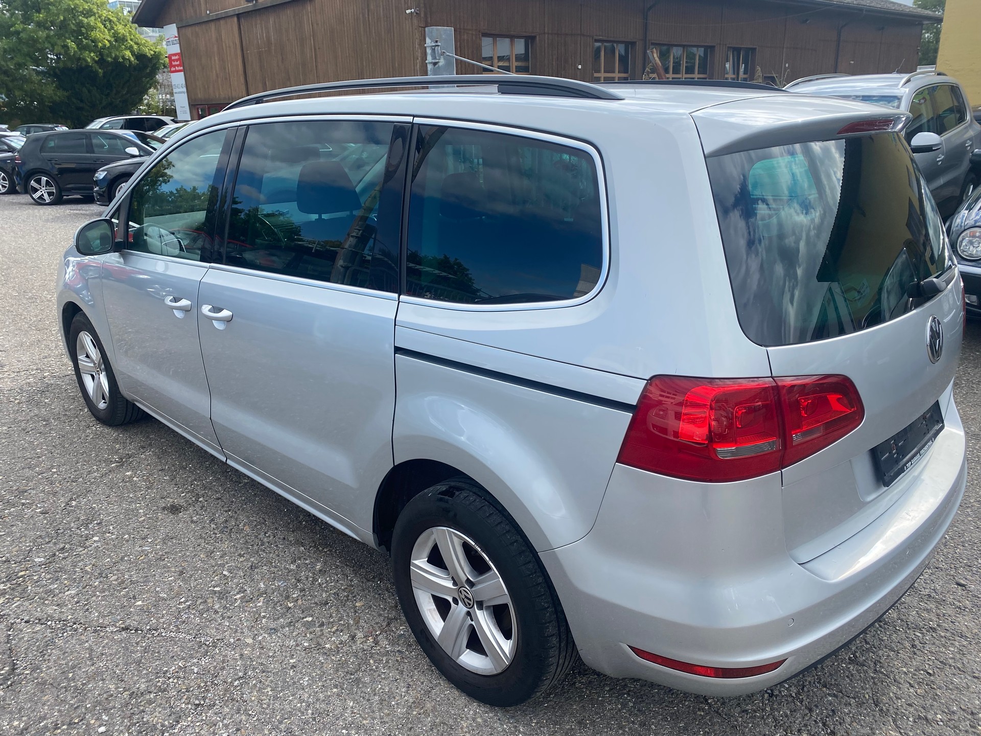 VW Sharan 2.0 TDI BlueMotion Technology Trendline-image-3
