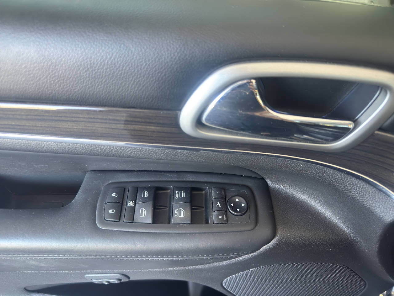 JEEP Grand Cherokee 3.0 CRD 250 Overland-image-17