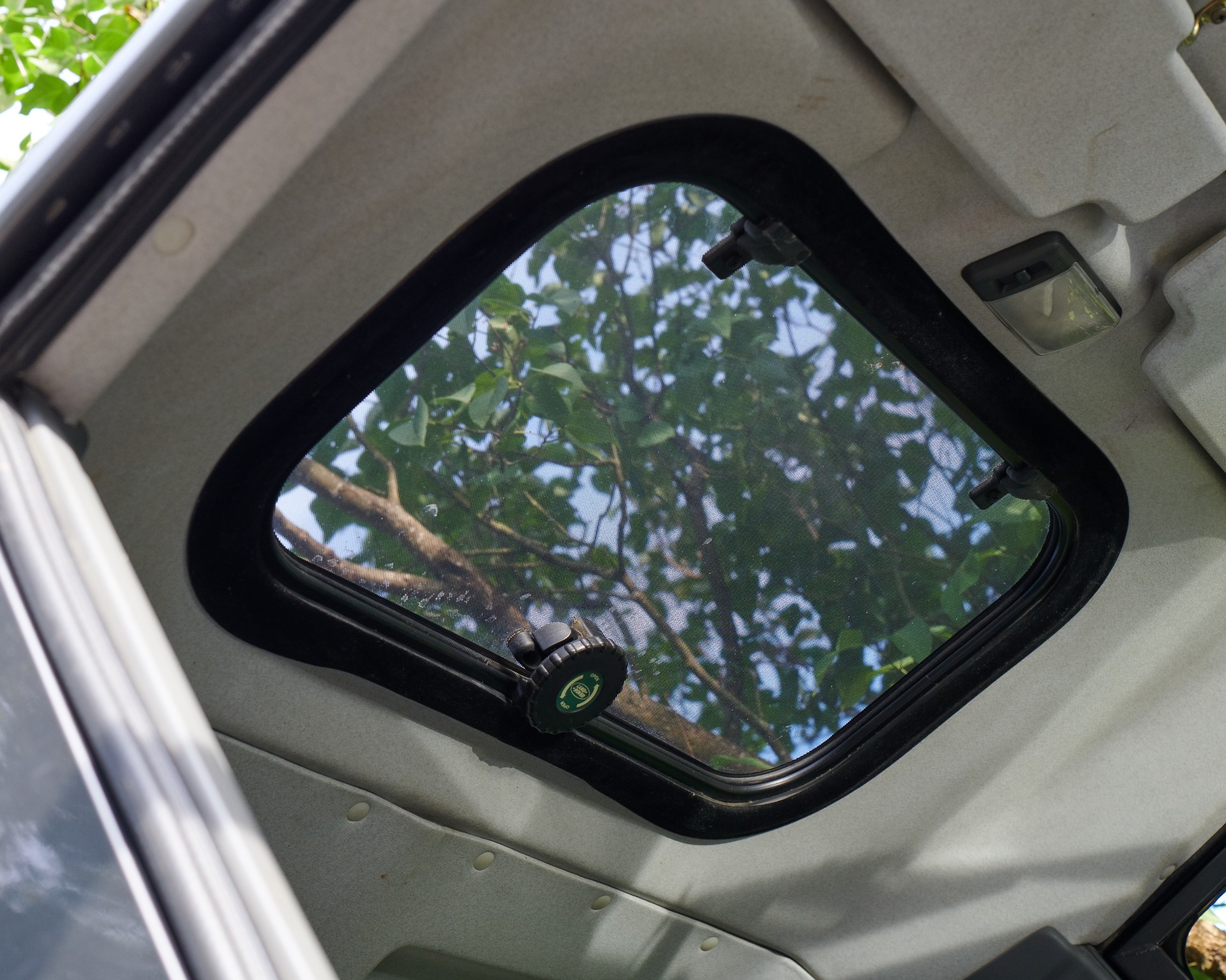 LAND ROVER 90 TD5-image-12