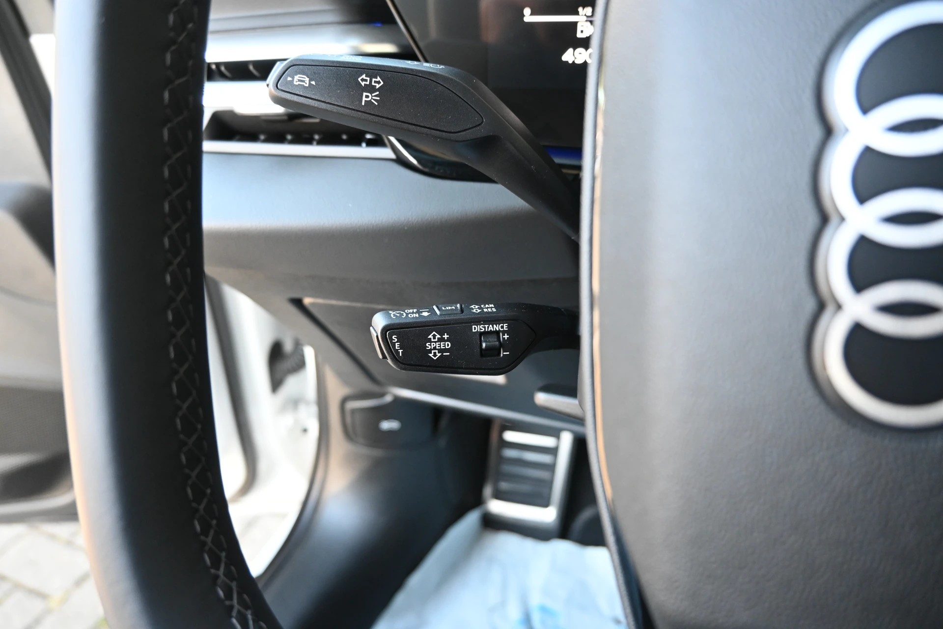 AUDI A6 Avant 40 TDI S-Line Plus Black 150 kW S tronic-image-16