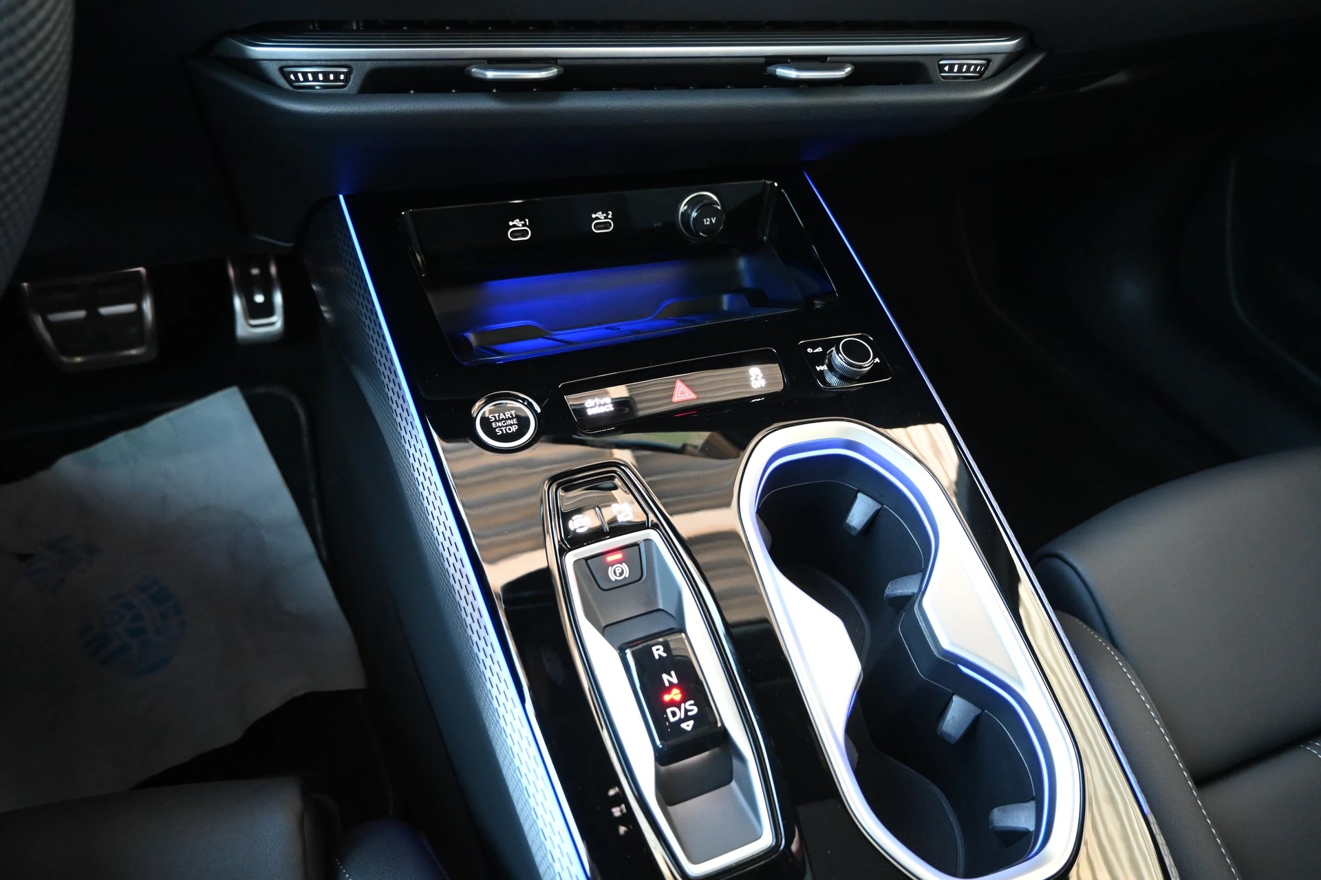 AUDI A6 Avant 40 TDI S-Line Plus Black 150 kW S tronic-image-18