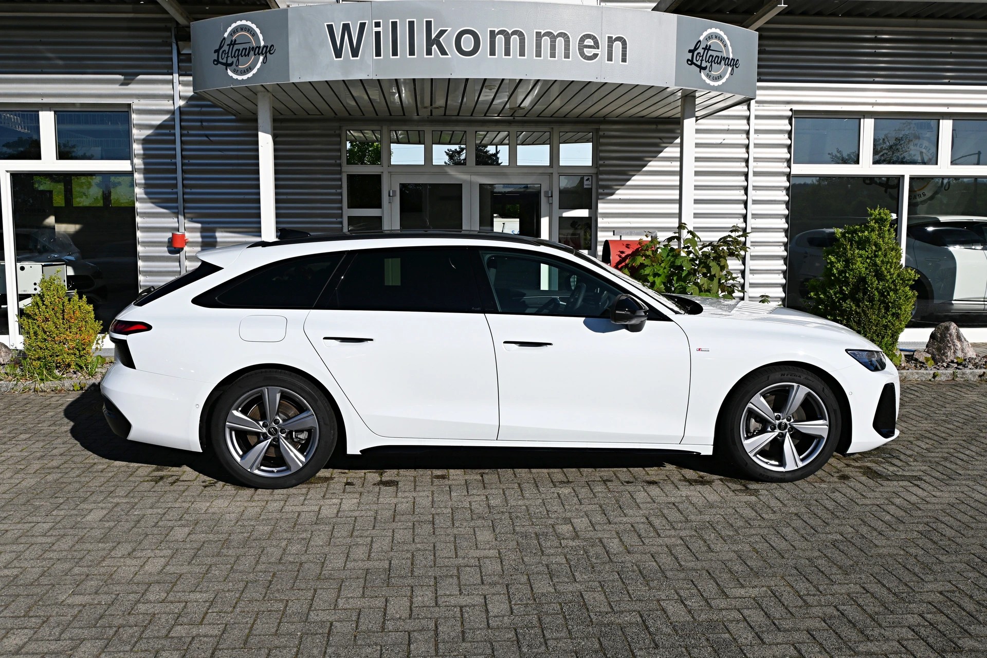 AUDI A6 Avant 40 TDI S-Line Plus Black 150 kW S tronic-image-4