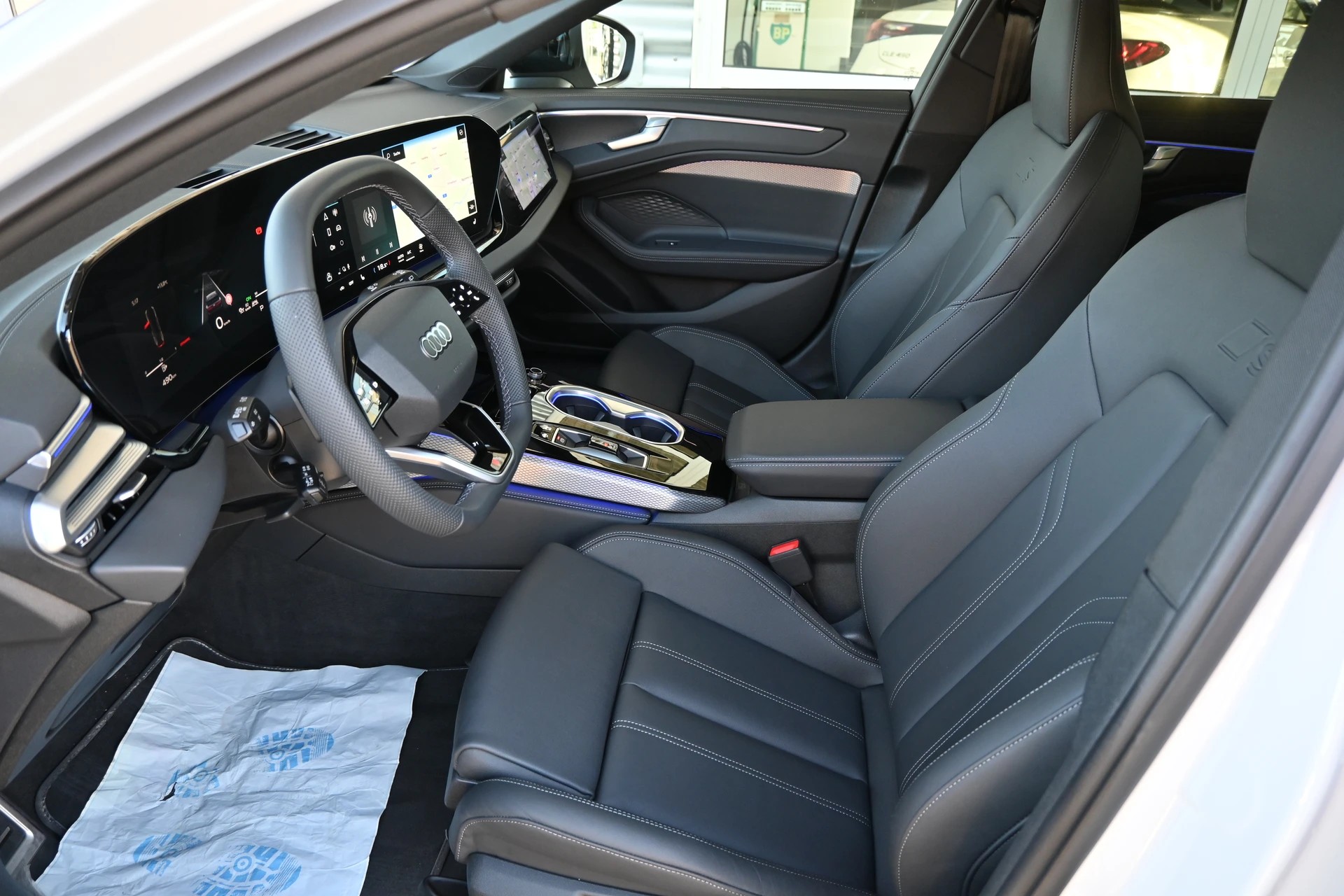 AUDI A6 Avant 40 TDI S-Line Plus Black 150 kW S tronic-image-9
