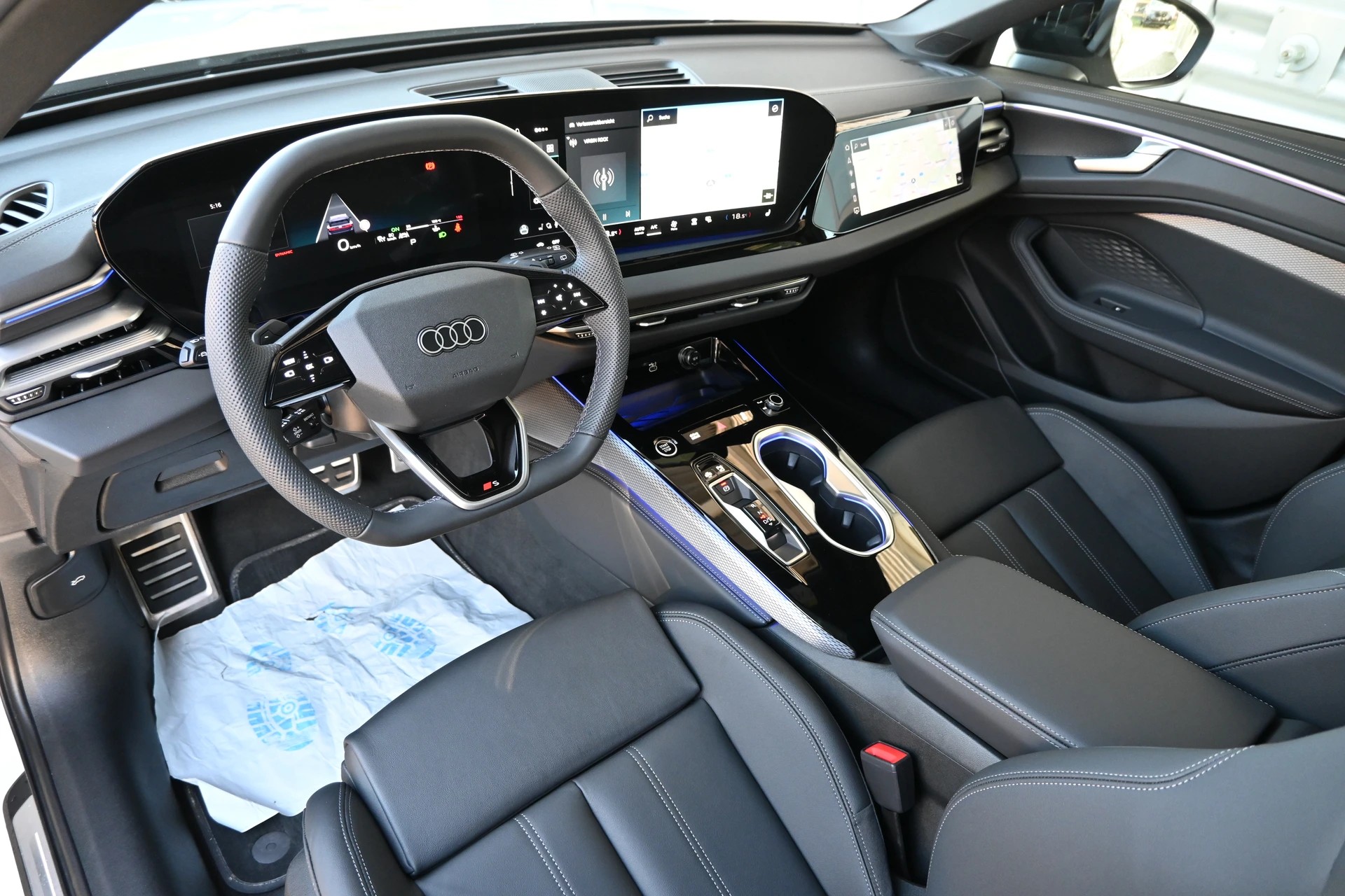 AUDI A6 Avant 40 TDI S-Line Plus Black 150 kW S tronic-image-8