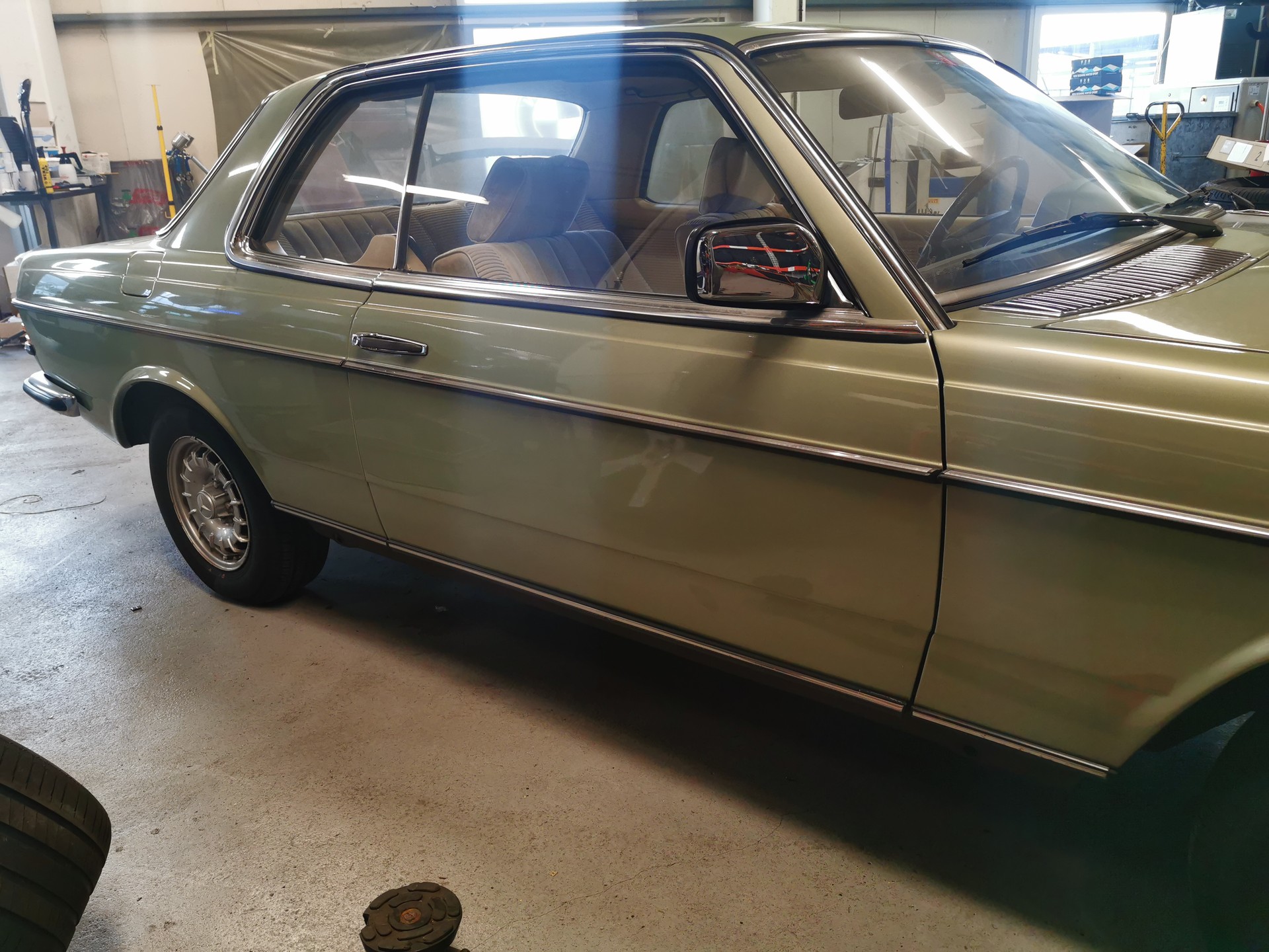 MERCEDES-BENZ 280 CE-image-3