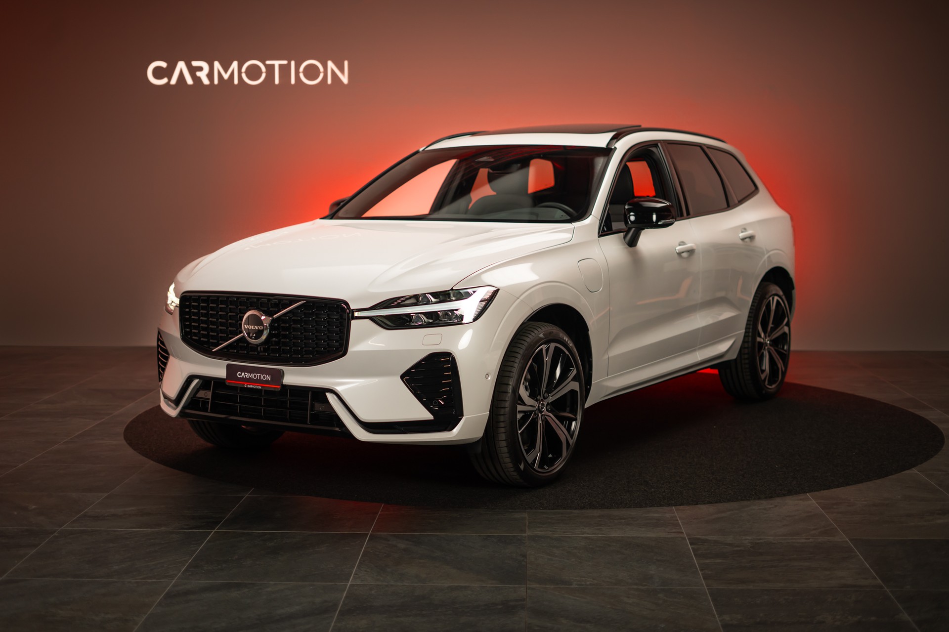 VOLVO XC60 2.0 T8 TE Plus Dark eAWD / Panorama / 360°Kamera / Harman/Kardon / el.Heckklappe-image-0