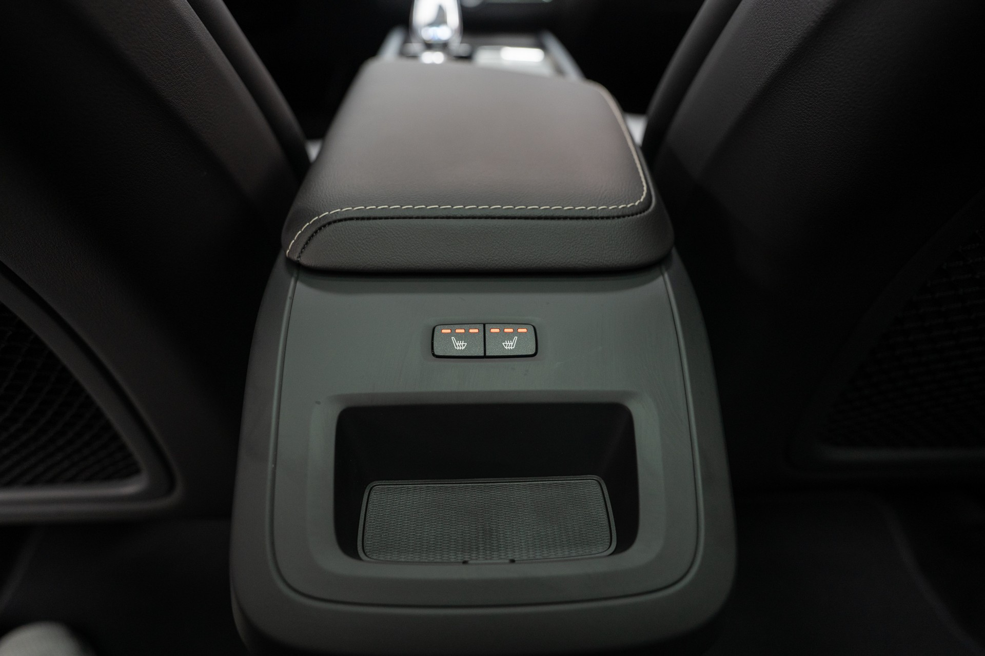VOLVO XC60 2.0 T8 TE Plus Dark eAWD / Panorama / 360°Kamera / Harman/Kardon / el.Heckklappe-image-18