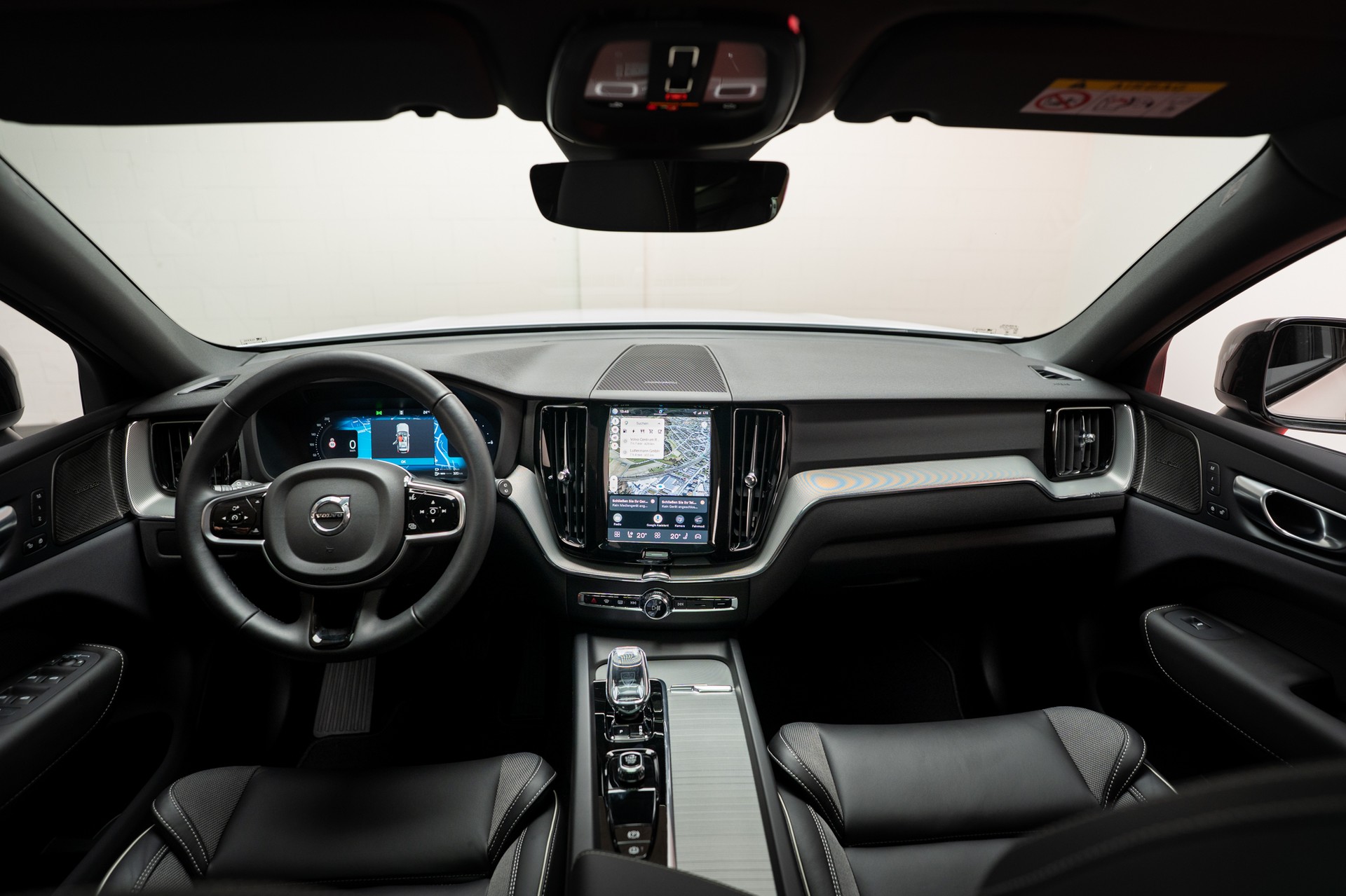 VOLVO XC60 2.0 T8 TE Plus Dark eAWD / Panorama / 360°Kamera / Harman/Kardon / el.Heckklappe-image-19