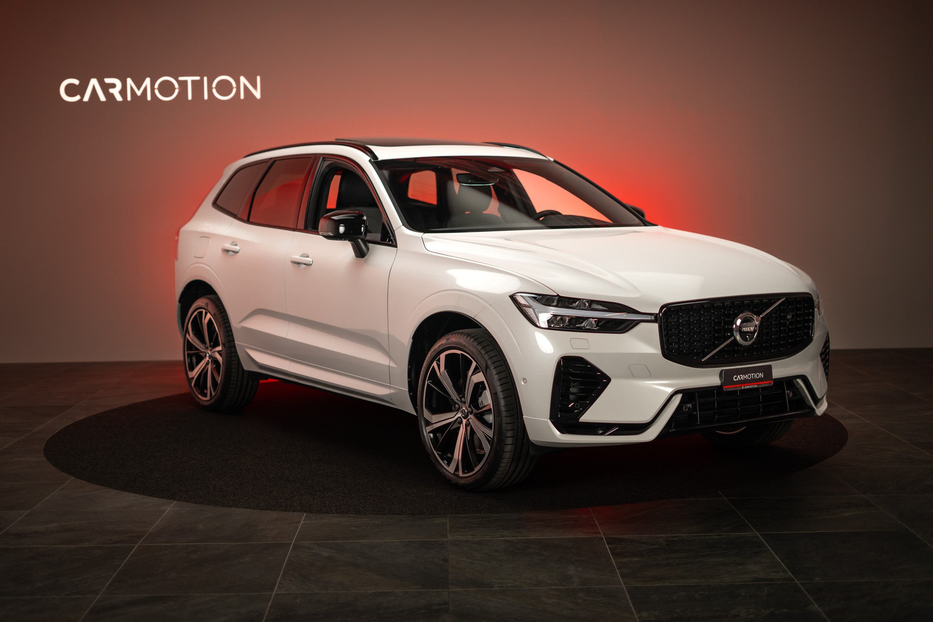 VOLVO XC60 2.0 T8 TE Plus Dark eAWD / Panorama / 360°Kamera / Harman/Kardon / el.Heckklappe-image-2