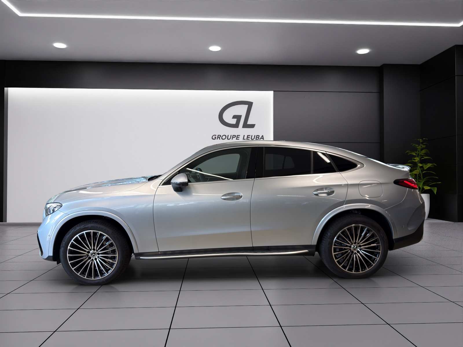 MERCEDES-BENZ GLC Coupé 300 e 4Matic 9G-Tronic-image-2