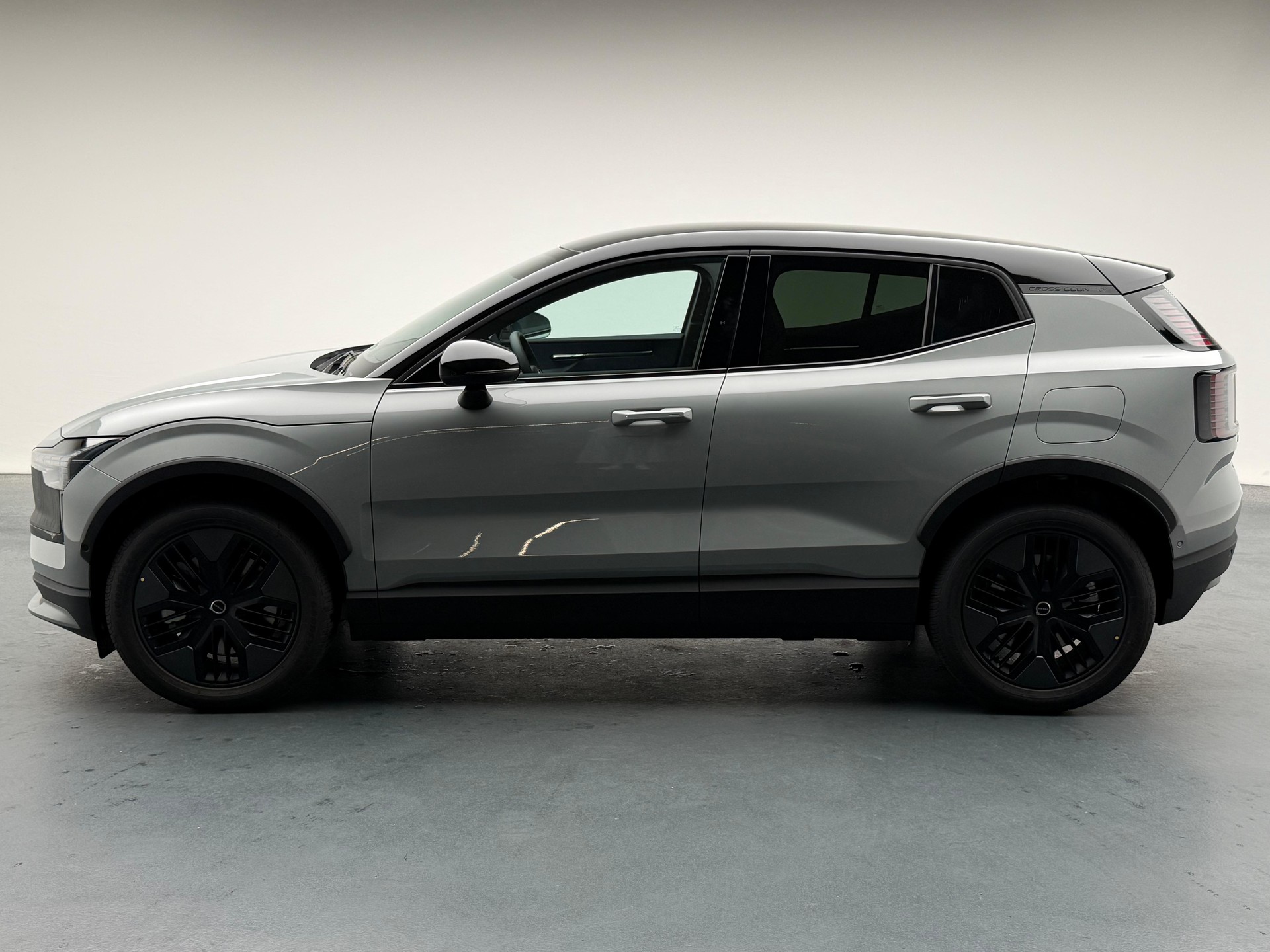 VOLVO EX30 CC E60 Twin Performance AWD-image-2