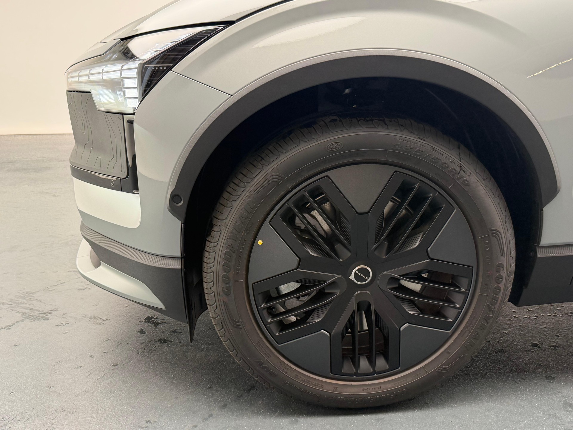 VOLVO EX30 CC E60 Twin Performance AWD-image-1