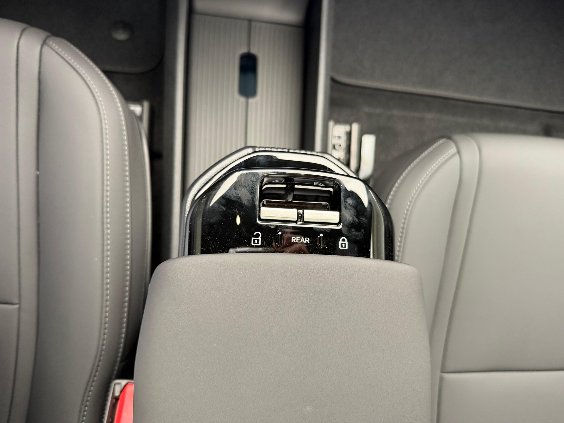 VOLVO EX30 CC E60 Twin Performance AWD-image-9
