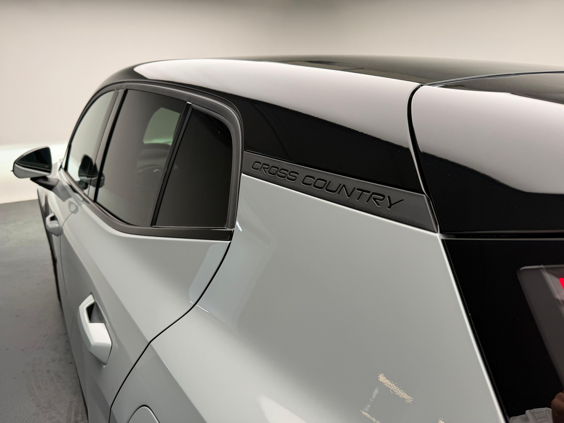 VOLVO EX30 CC E60 Twin Performance AWD-image-18