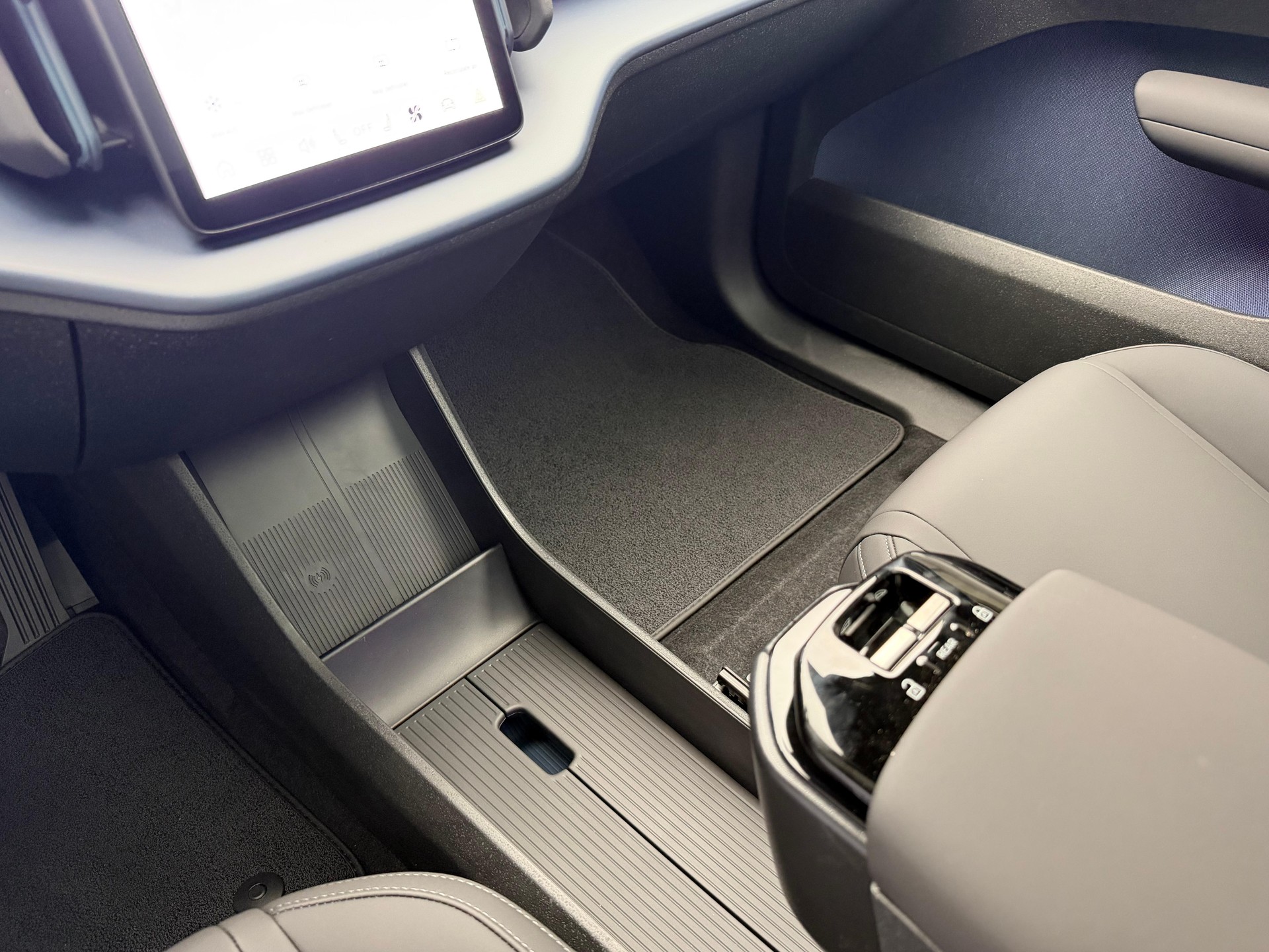 VOLVO EX30 CC E60 Twin Performance AWD-image-8