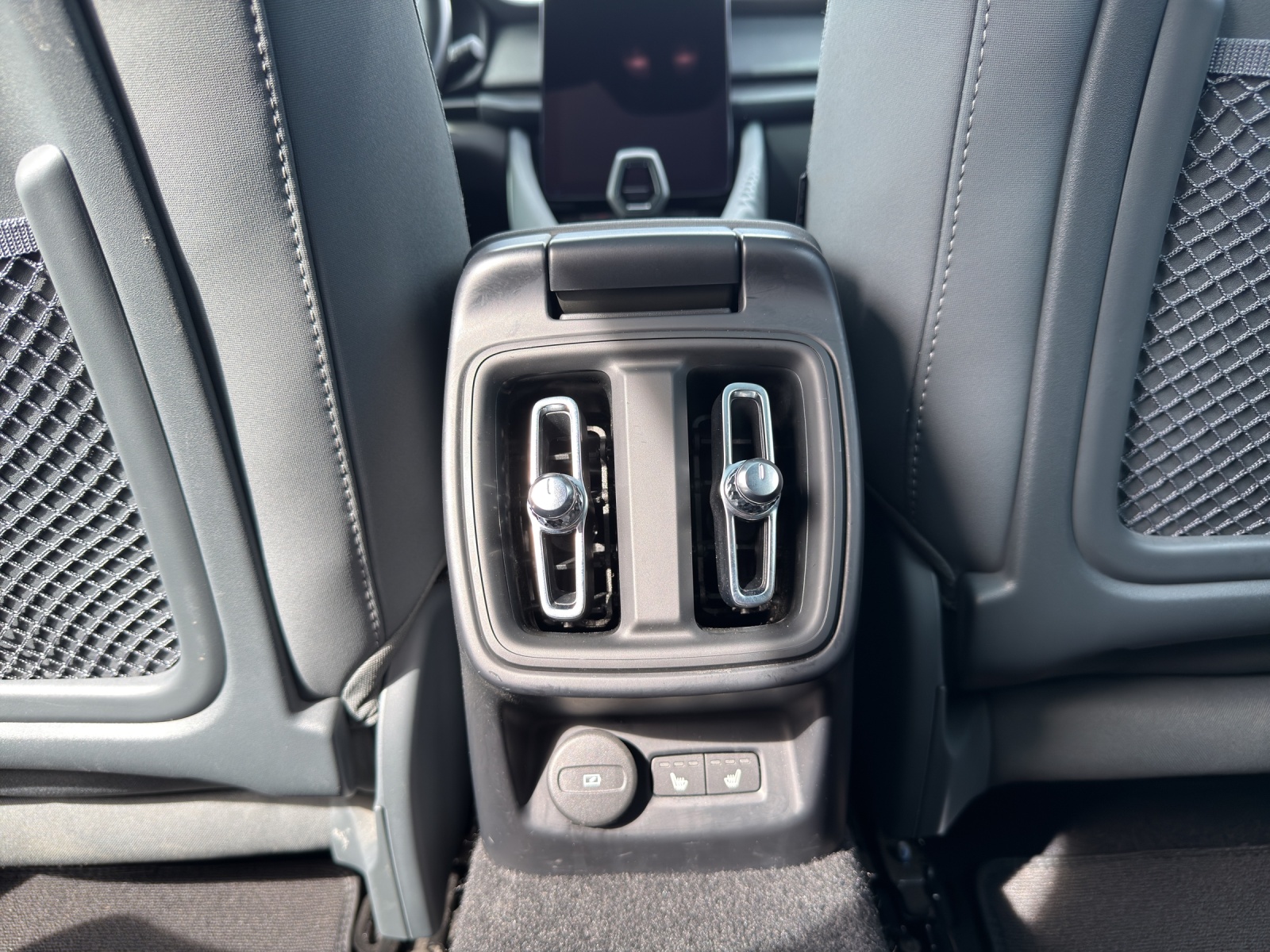 POLESTAR 2 Long Range Dual Motor Performance-image-14