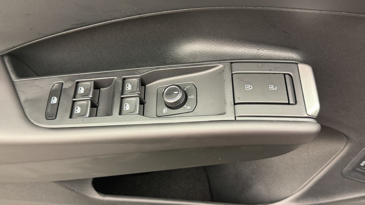 VW T-Roc 1.5 eTSI mHEV R-Line DSG-image-8