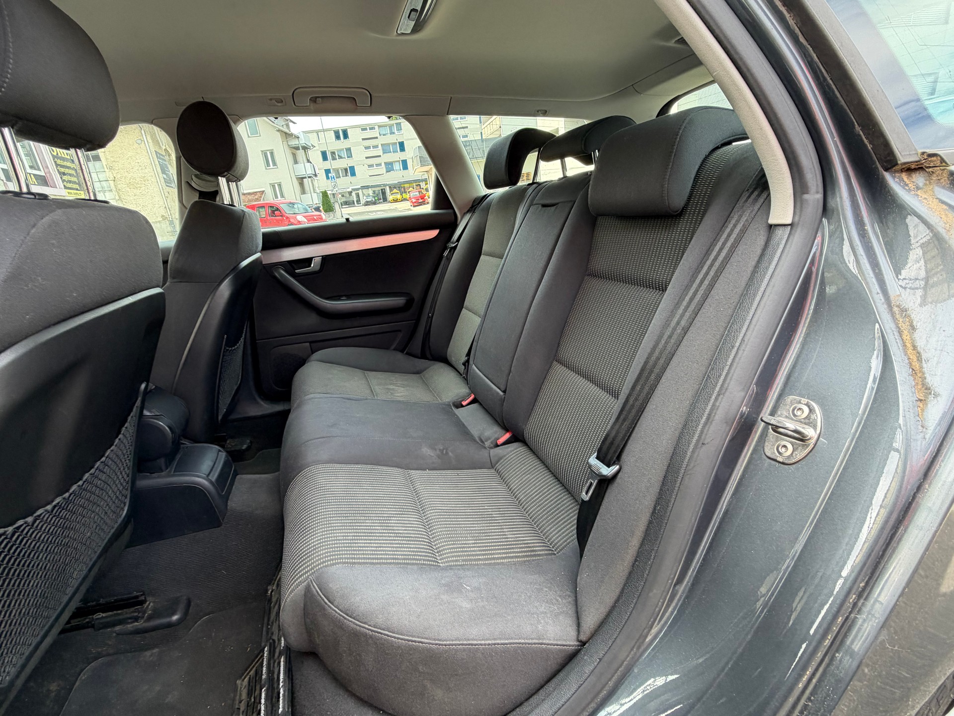 AUDI A4 Avant 1.9 TDI-image-9