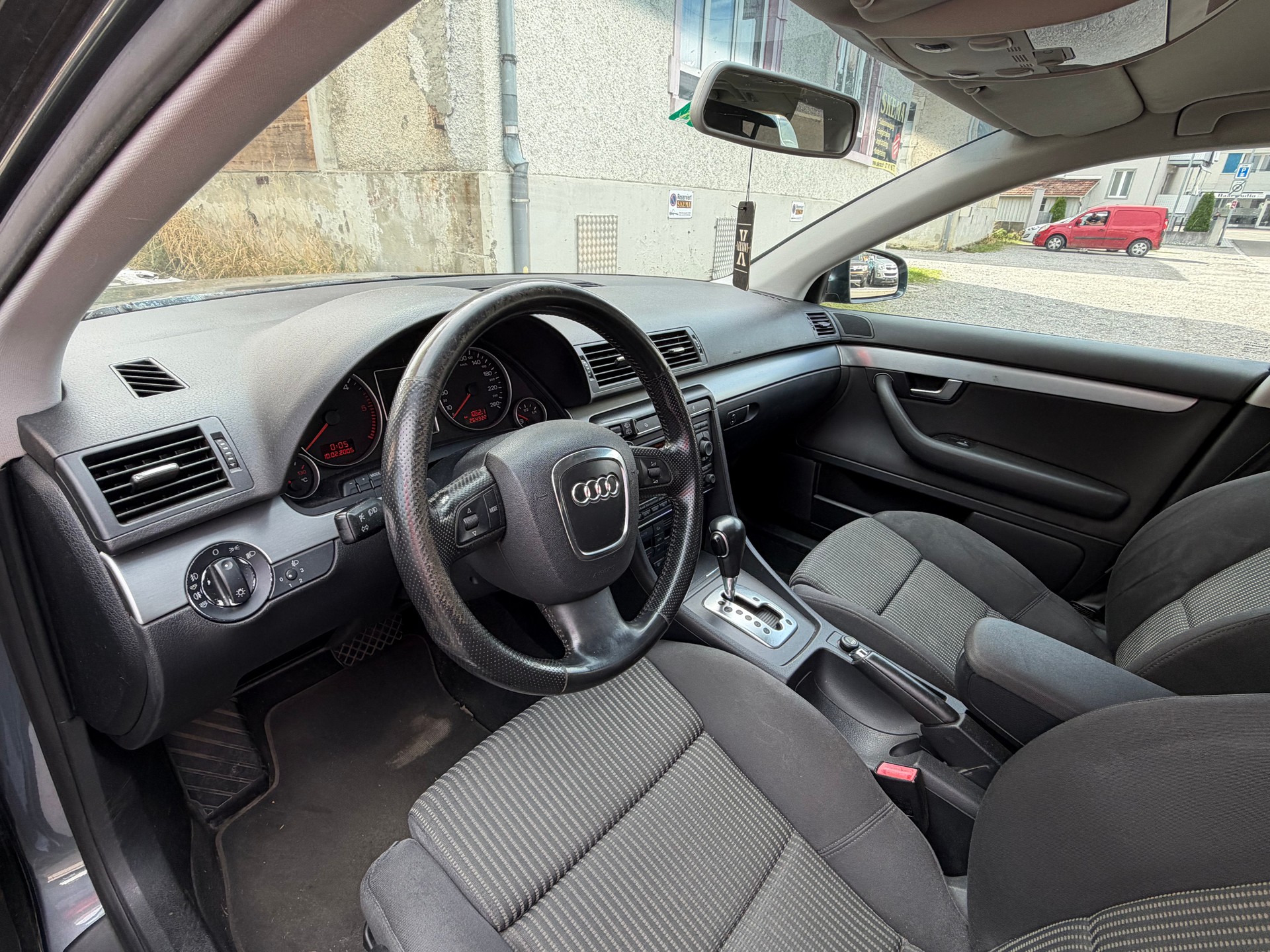 AUDI A4 Avant 1.9 TDI-image-11