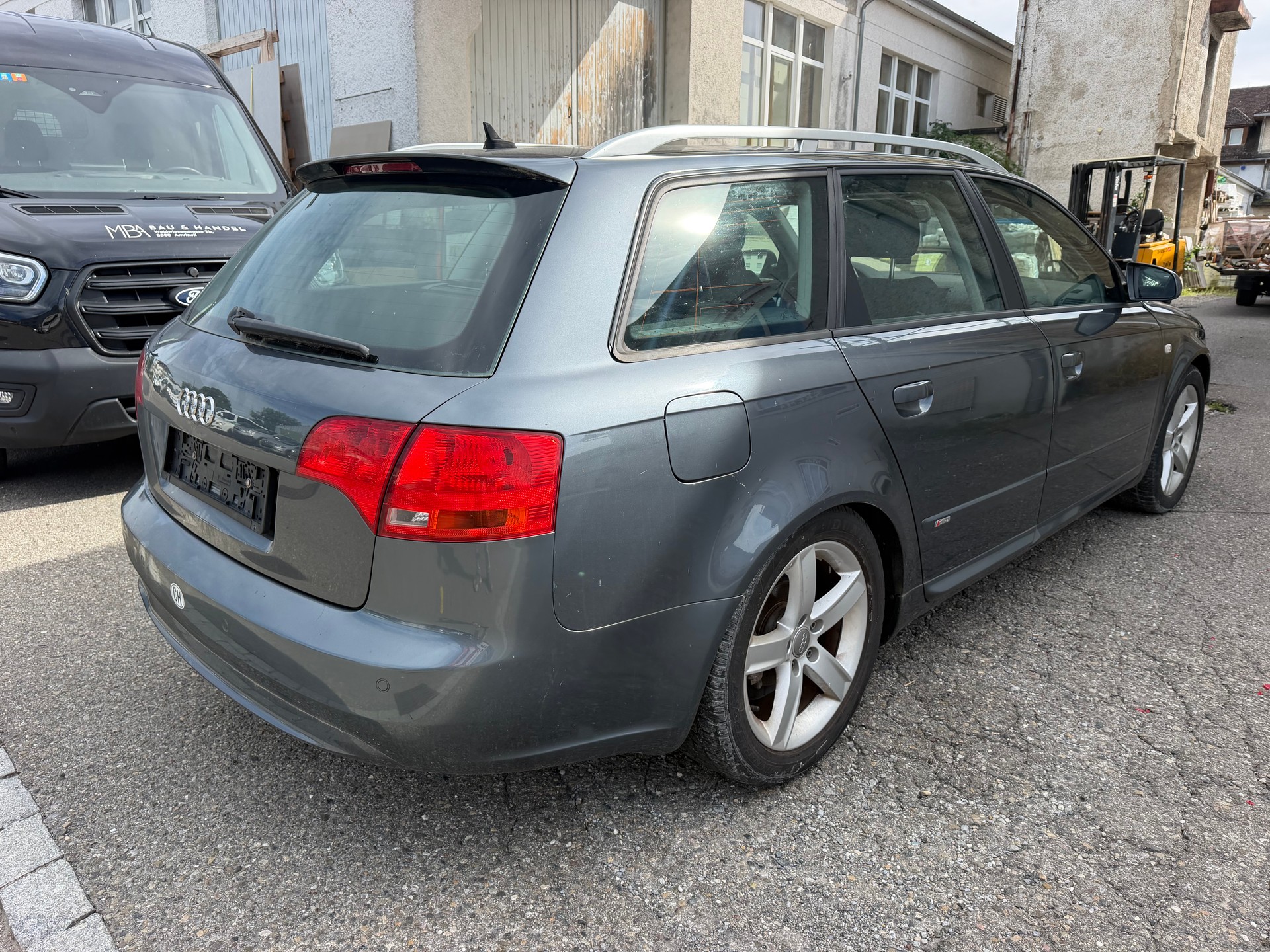 AUDI A4 Avant 1.9 TDI-image-2