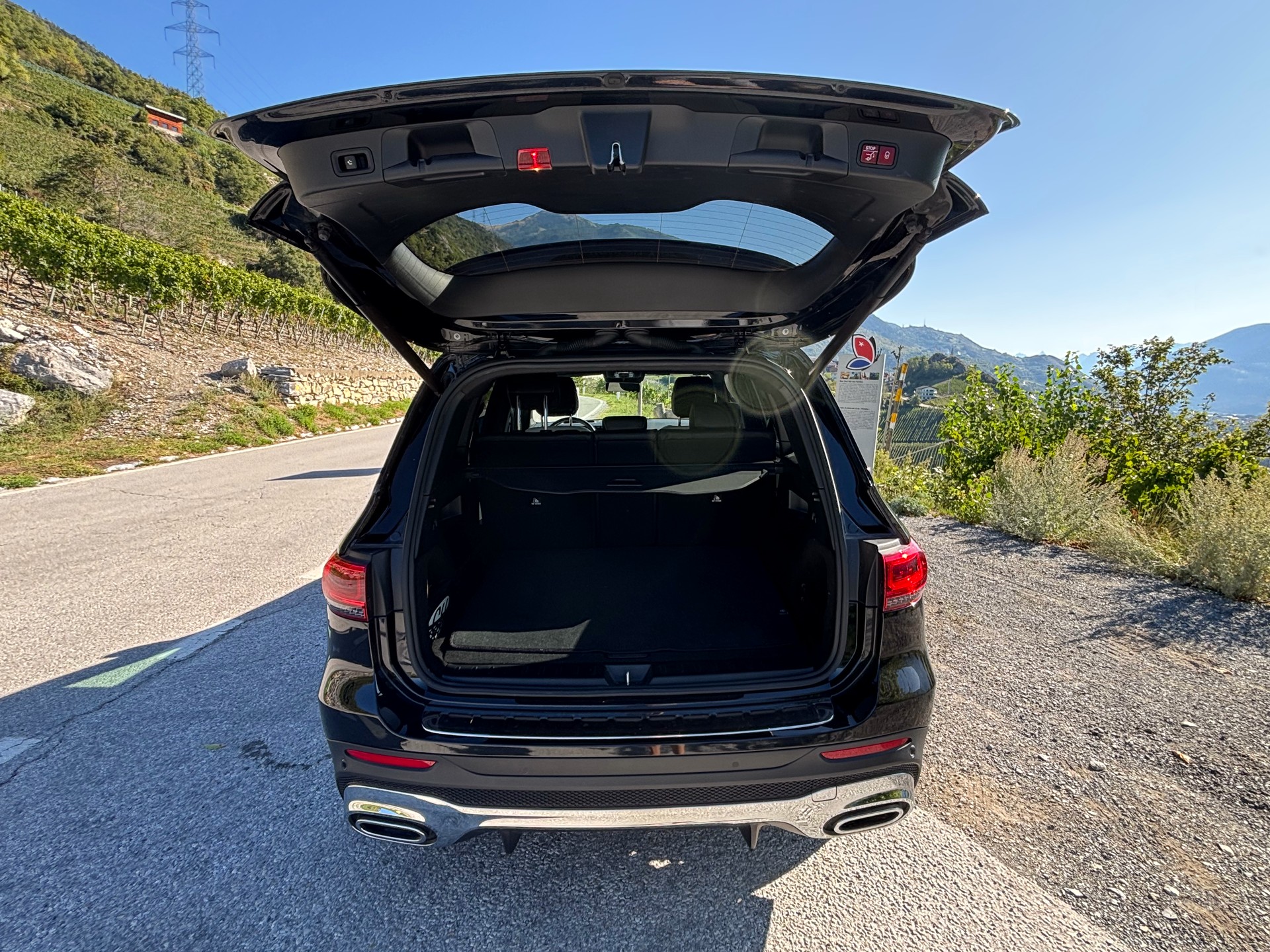 MERCEDES-BENZ GLB 250 AMG Line 4matic-image-4