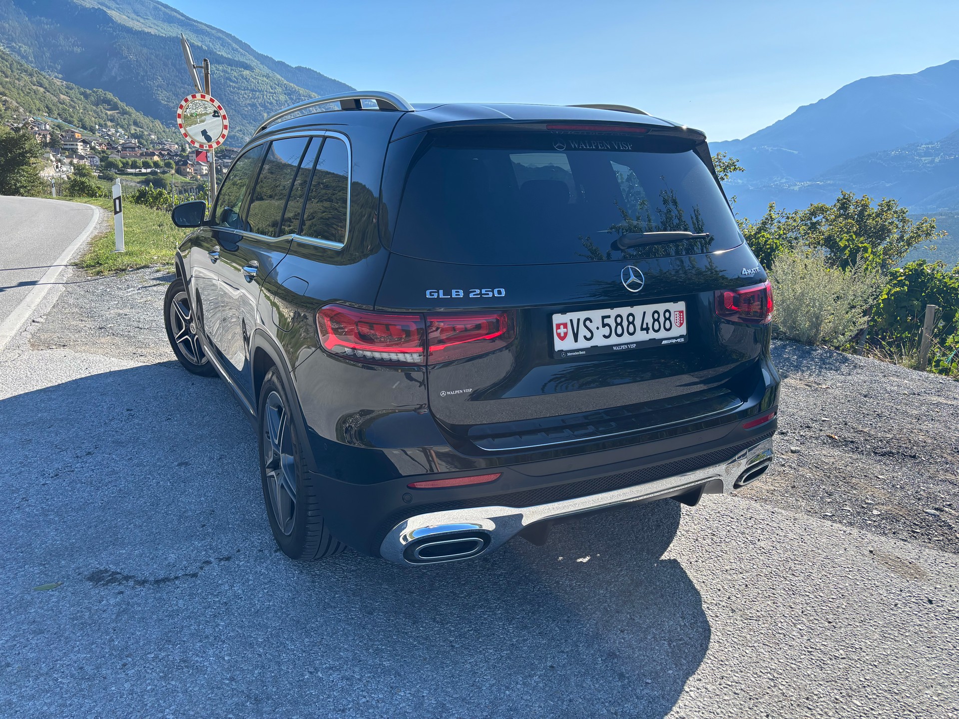 MERCEDES-BENZ GLB 250 AMG Line 4matic-image-3