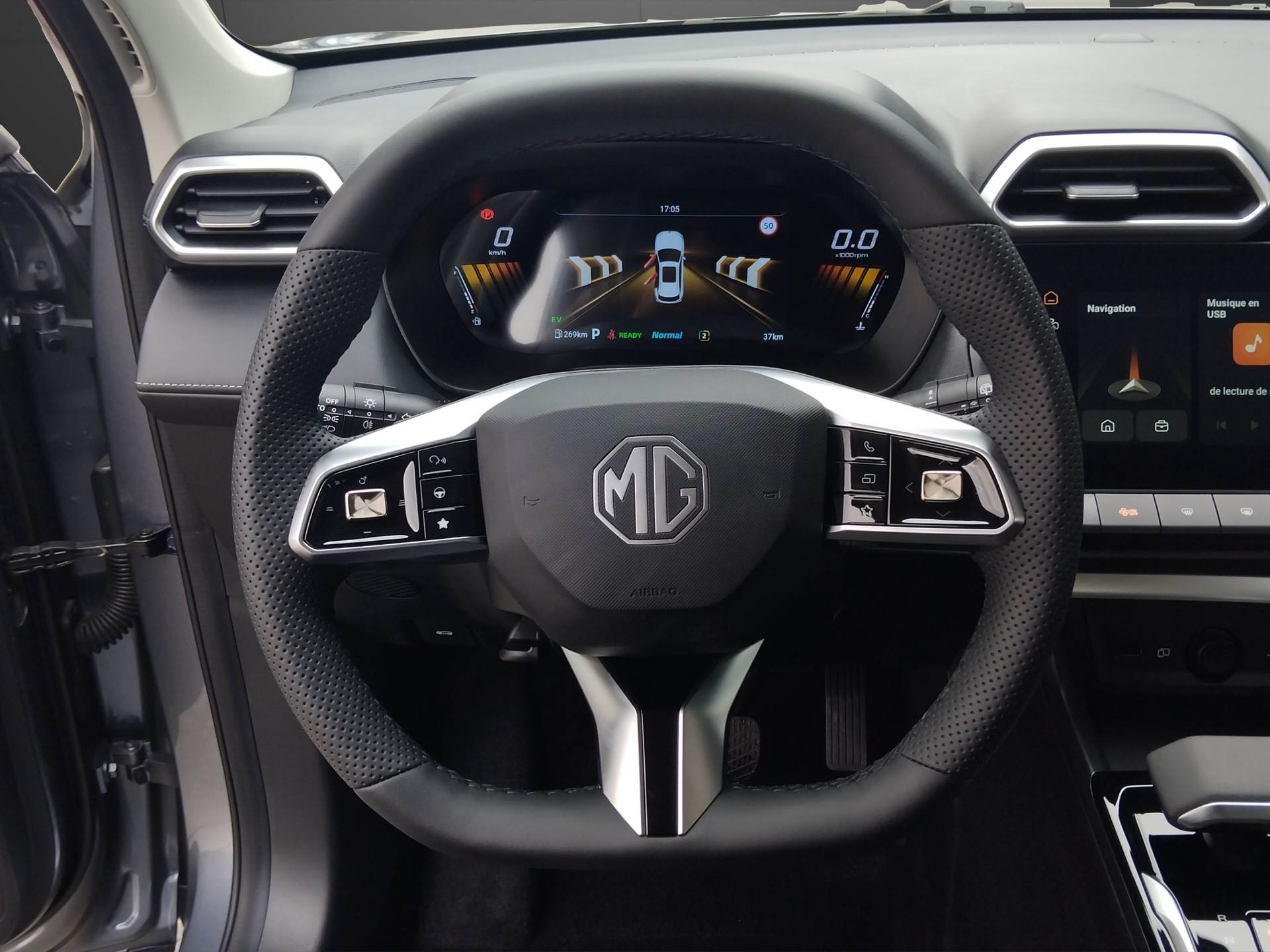 MG ZS 1.5 HEV Luxury-image-9