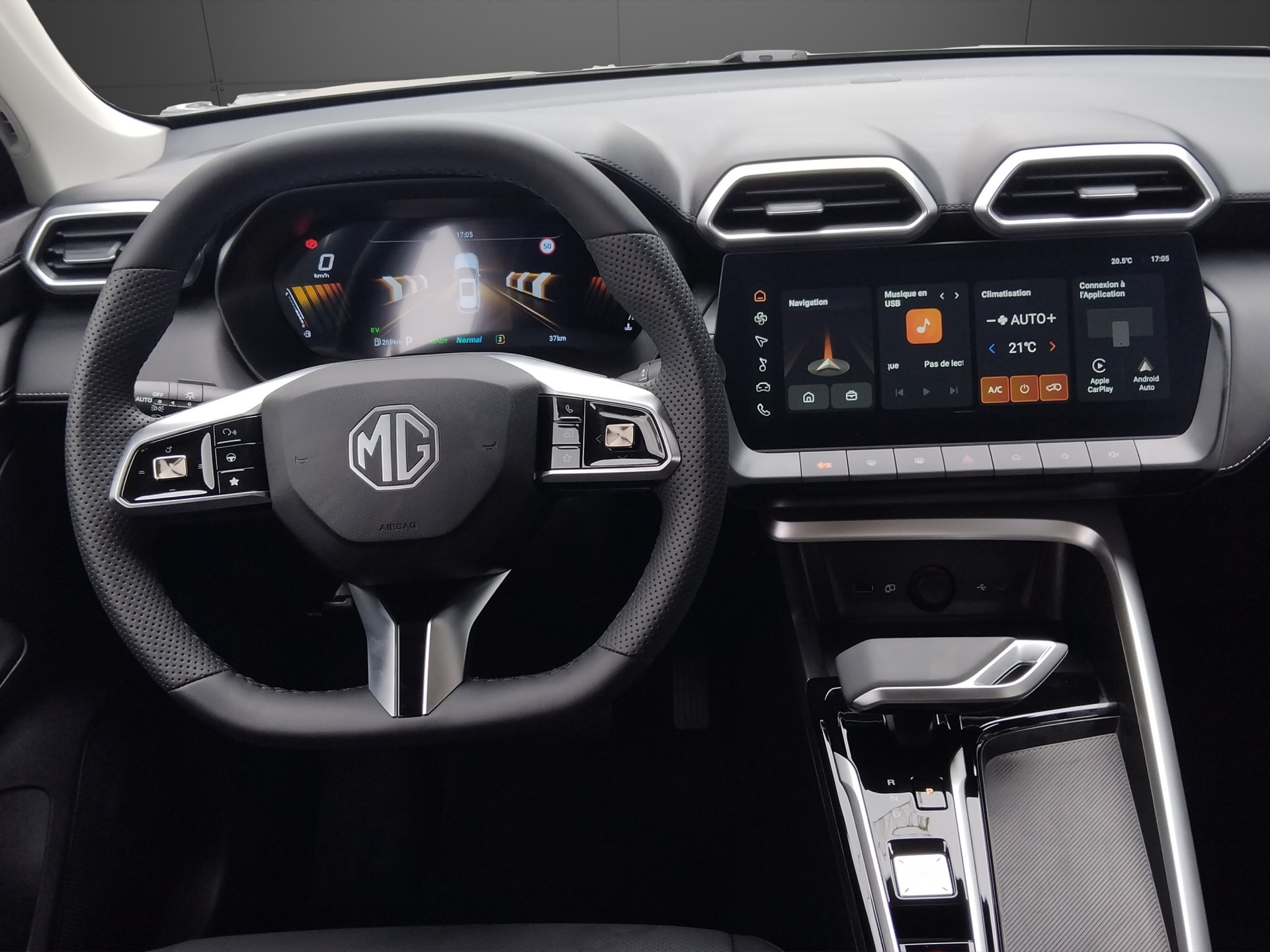 MG ZS 1.5 HEV Luxury-image-11