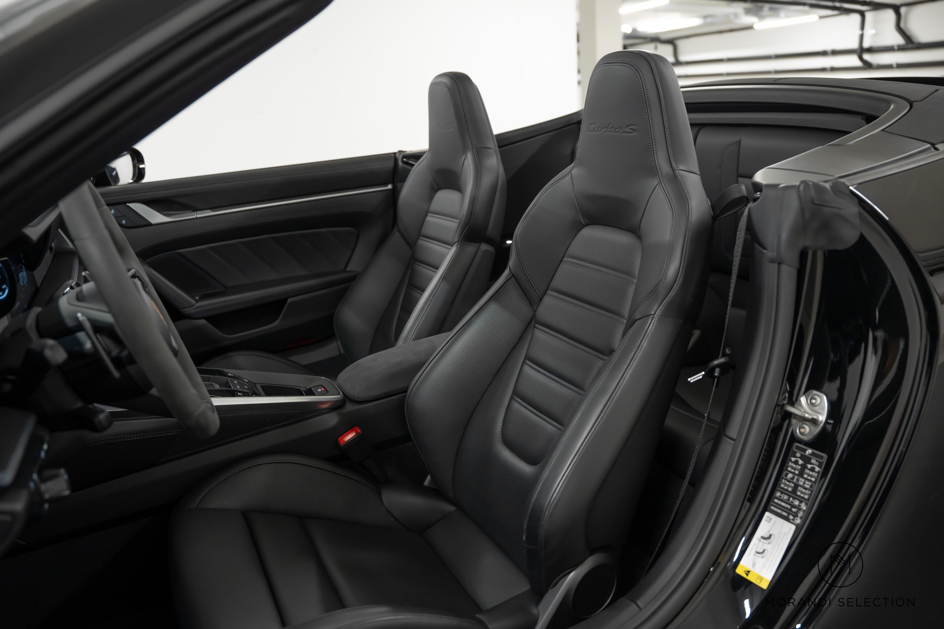 PORSCHE 911 Cabriolet 3.7 Turbo S PDK-image-13