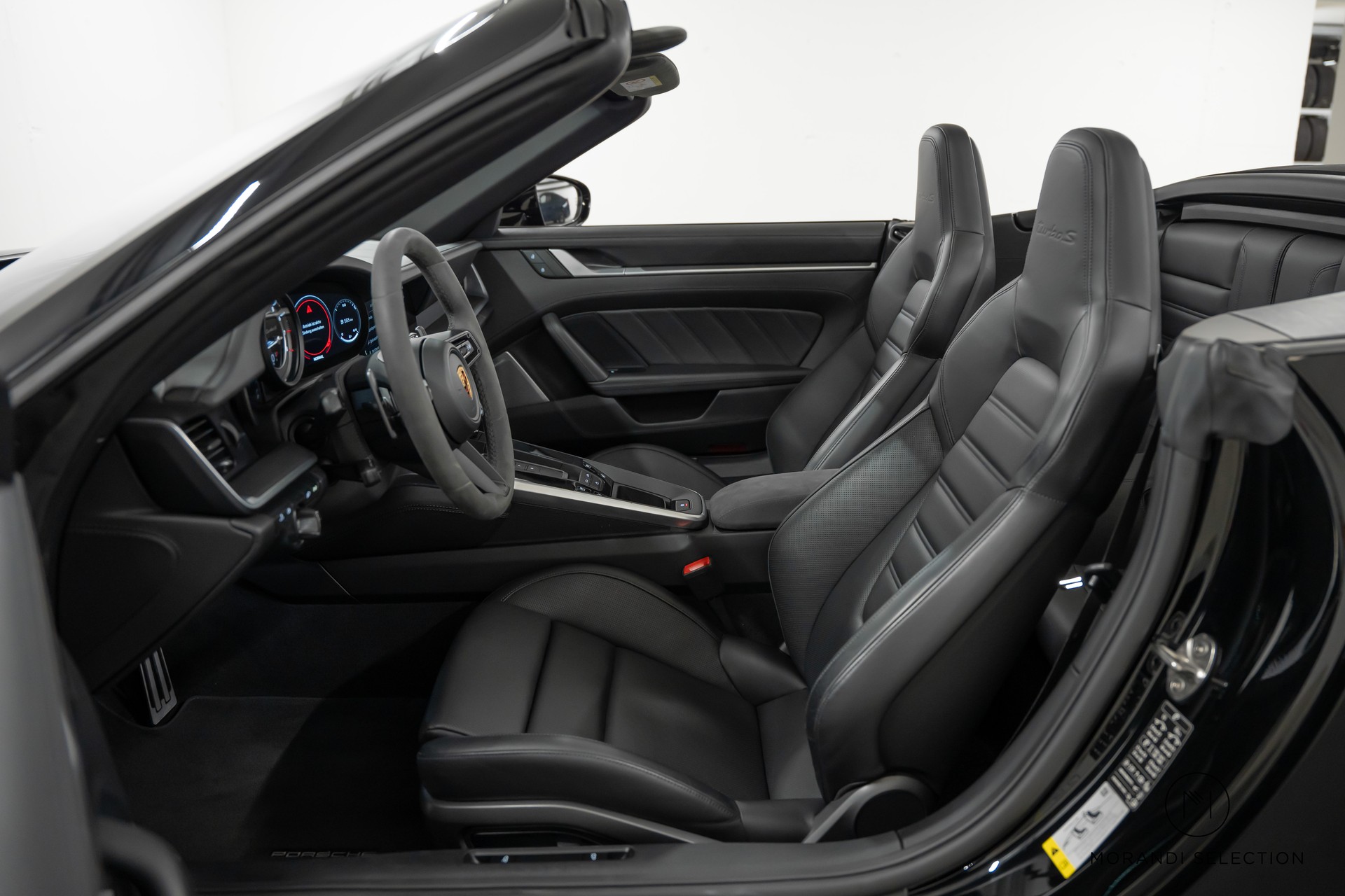 PORSCHE 911 Cabriolet 3.7 Turbo S PDK-image-12