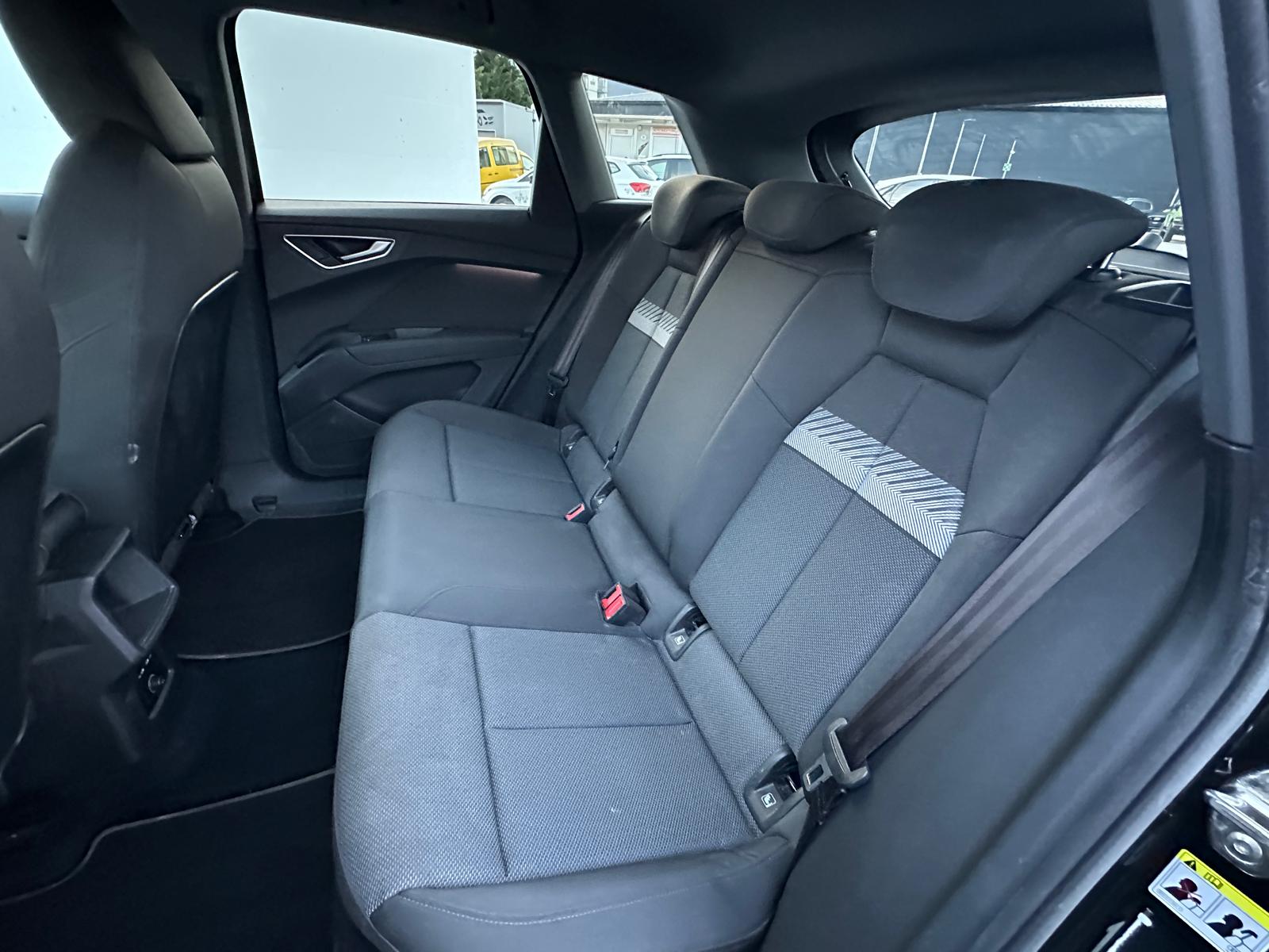 AUDI Q4 e-tron 50 quattro-image-9