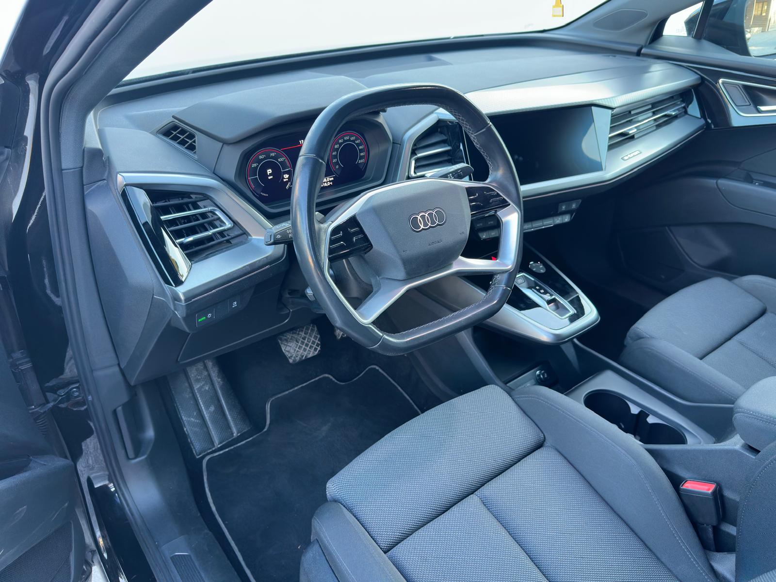 AUDI Q4 e-tron 50 quattro-image-6