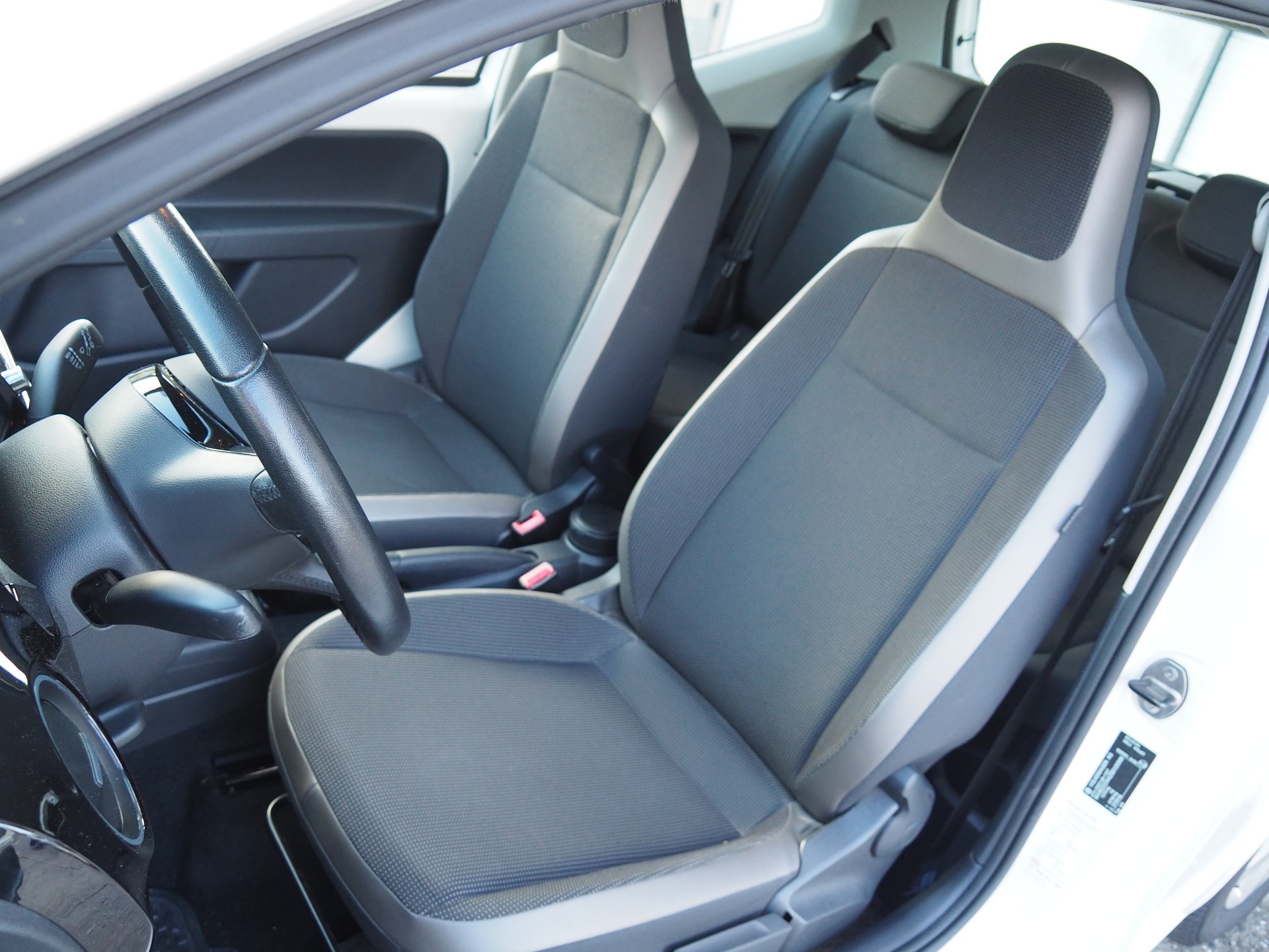 VW Up 1.0 BMT EcoFuel move up-image-10