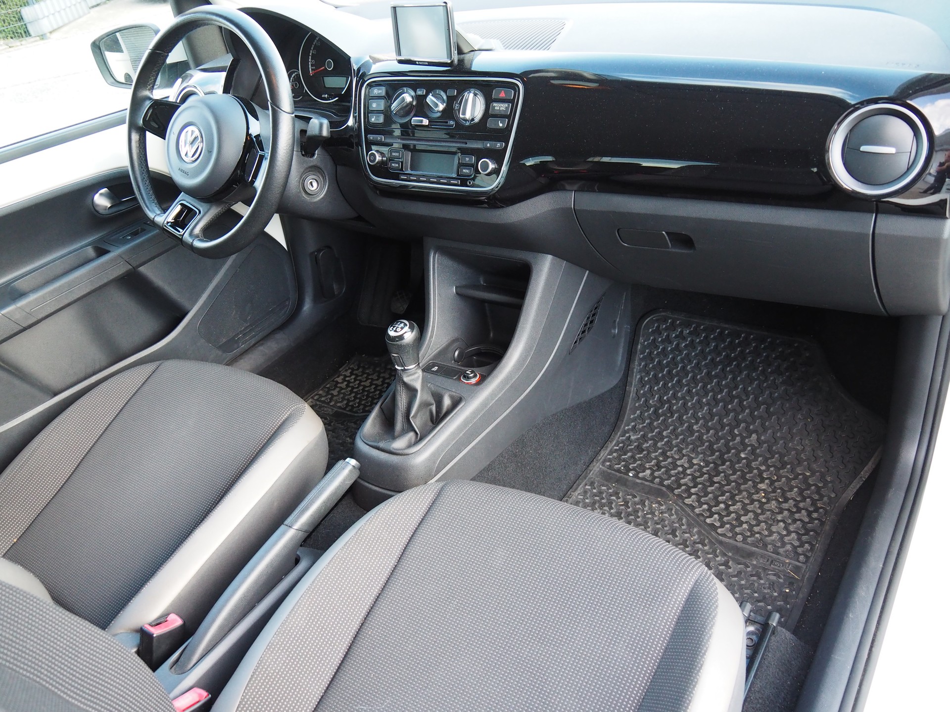 VW Up 1.0 BMT EcoFuel move up-image-11