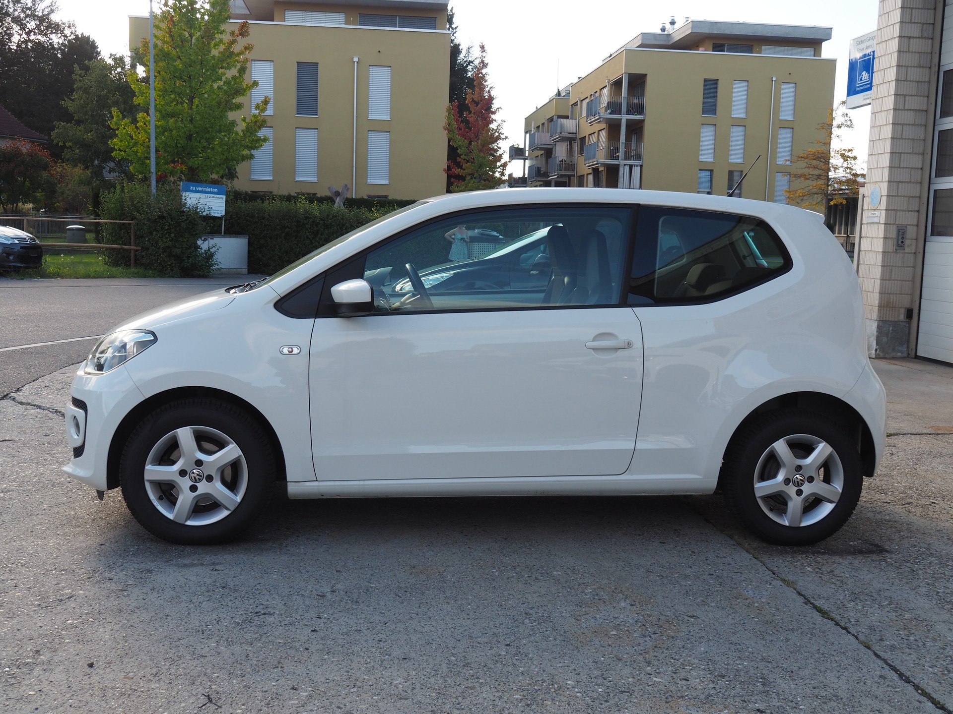 VW Up 1.0 BMT EcoFuel move up-image-1
