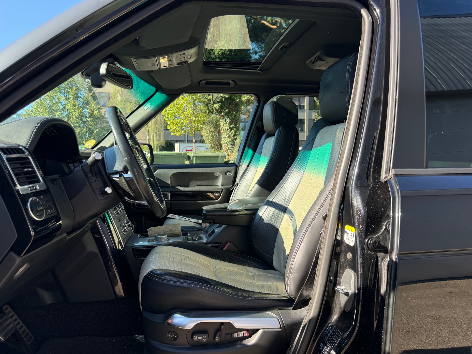 LAND ROVER Range Rover 4.4 TDV8 Autobiography Black Automatic-image-9