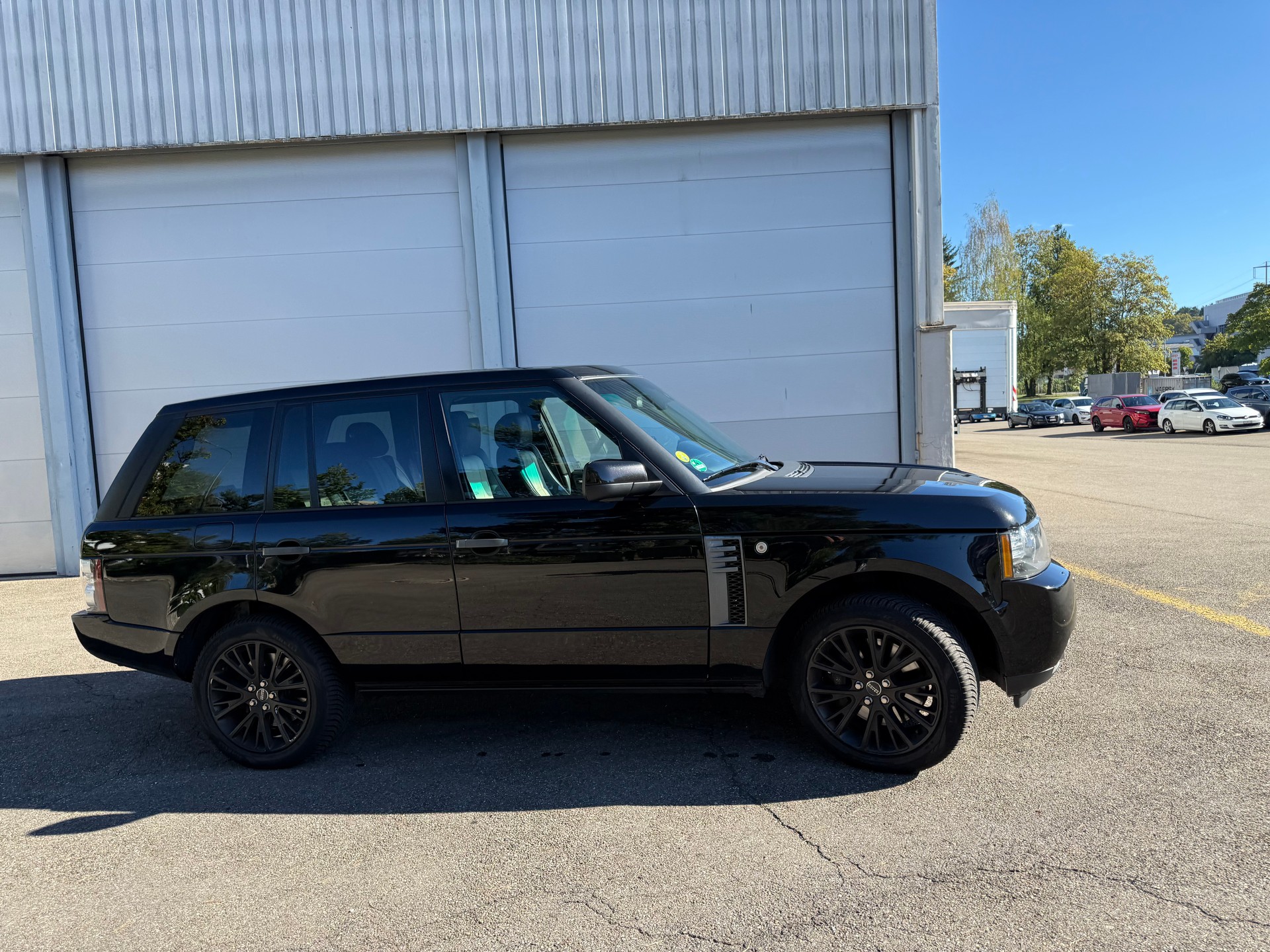 LAND ROVER Range Rover 4.4 TDV8 Autobiography Black Automatic-image-3