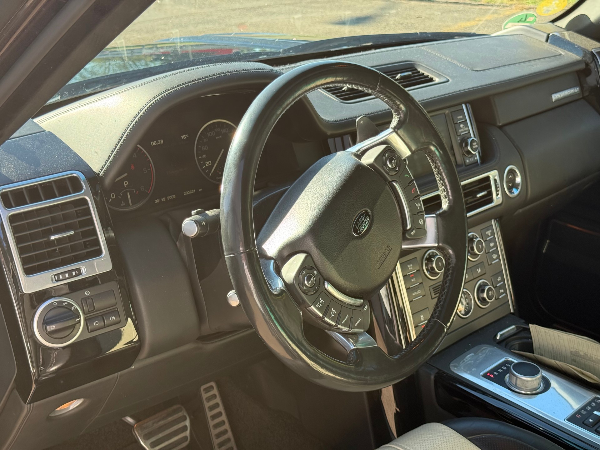 LAND ROVER Range Rover 4.4 TDV8 Autobiography Black Automatic-image-10