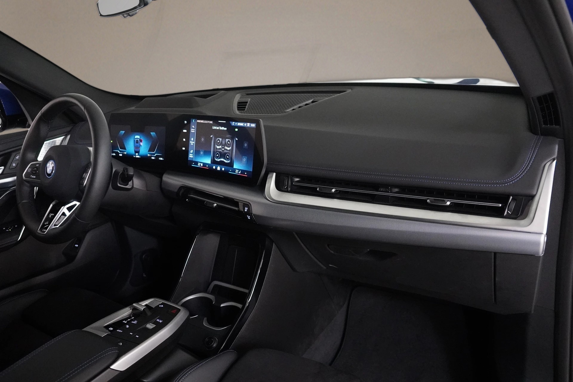 BMW iX1 xDrive 30 M Sport Pro-image-4